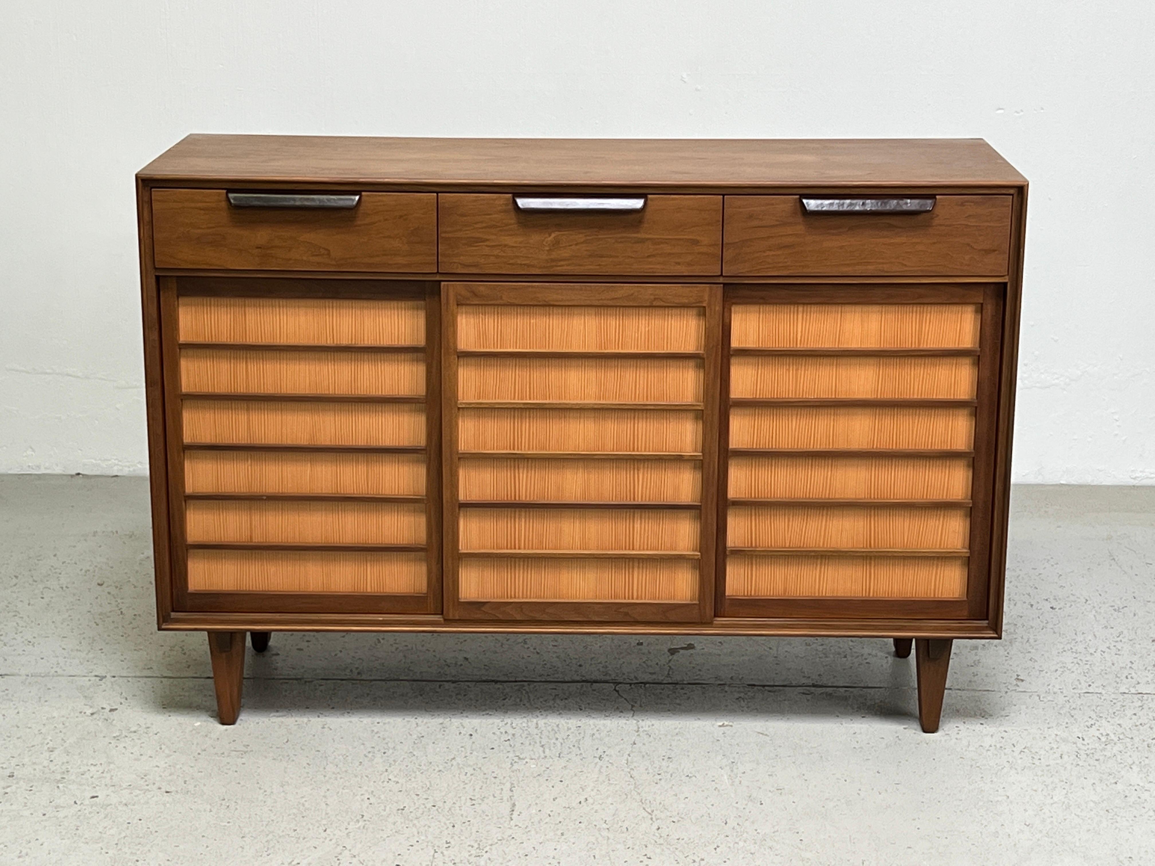 Cabinet by Edward Wormley for Dunbar  In Good Condition For Sale In Dallas, TX