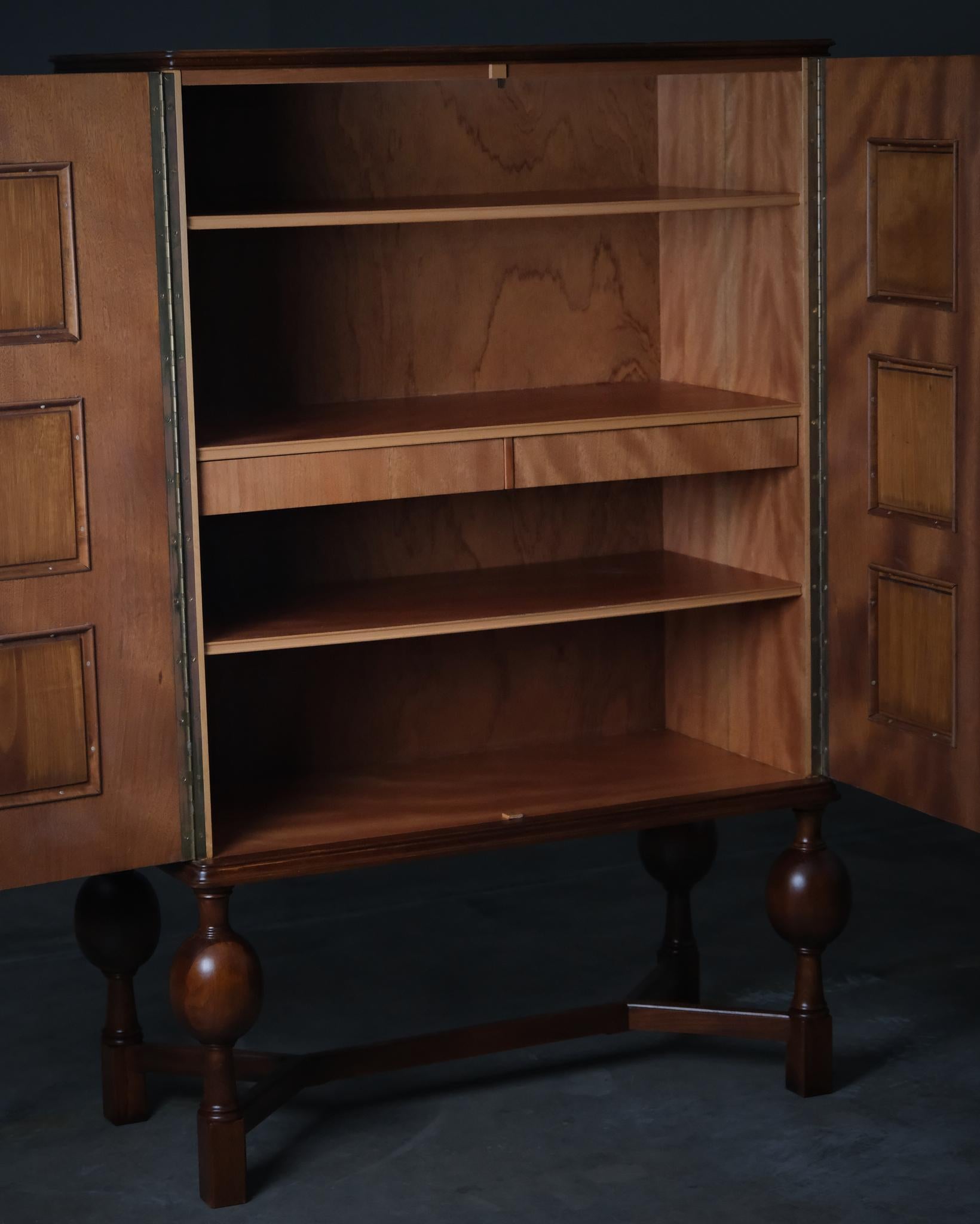 Cabinet by Eugen Höglund, Bildhuggarverkstad Vetlanda, Sweden, 1940s For Sale 1