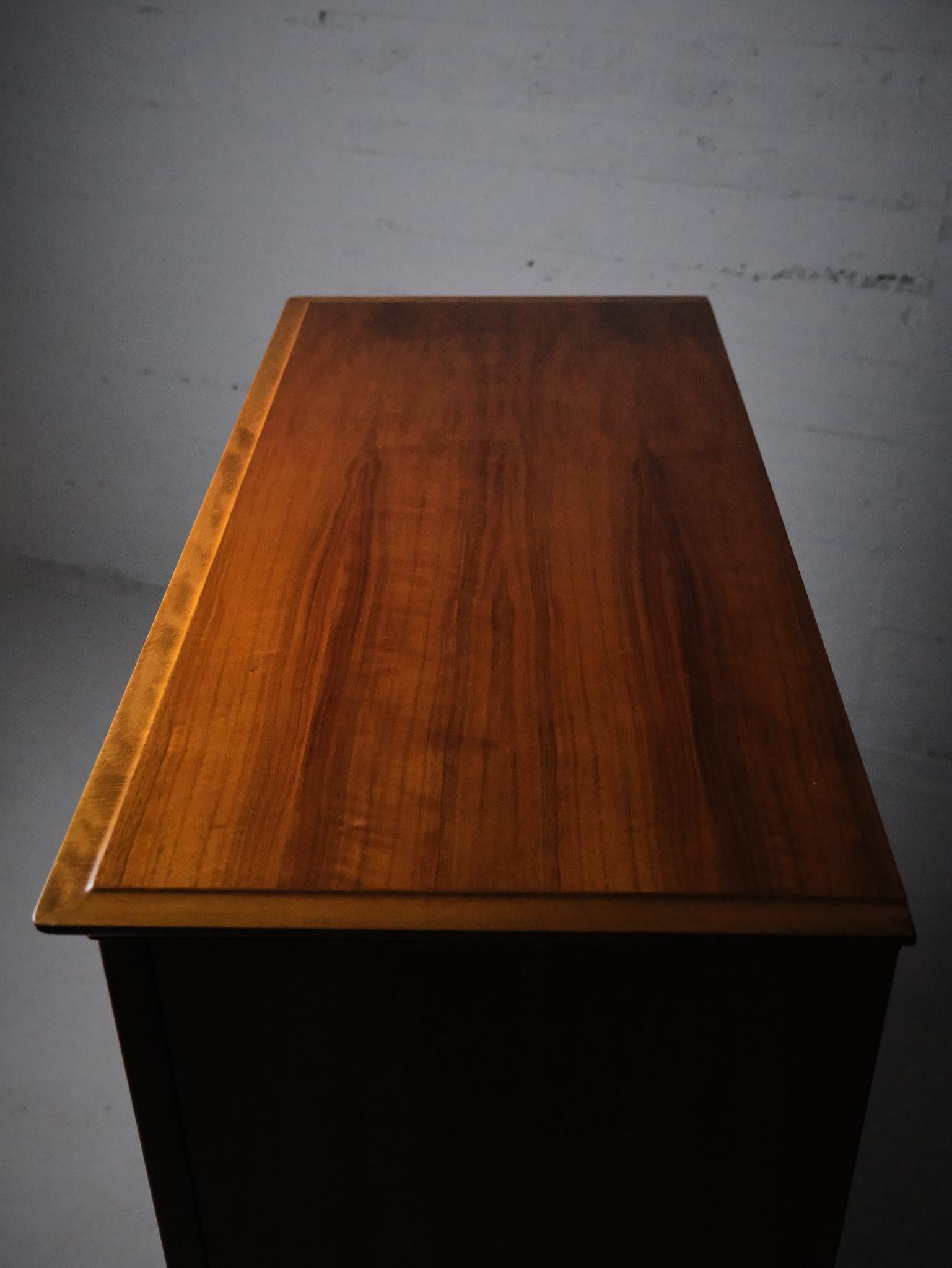 Armoire d'Eugen Höglund pour Bildh. verkstad Vetlanda, Suède, années 1940 en vente 4