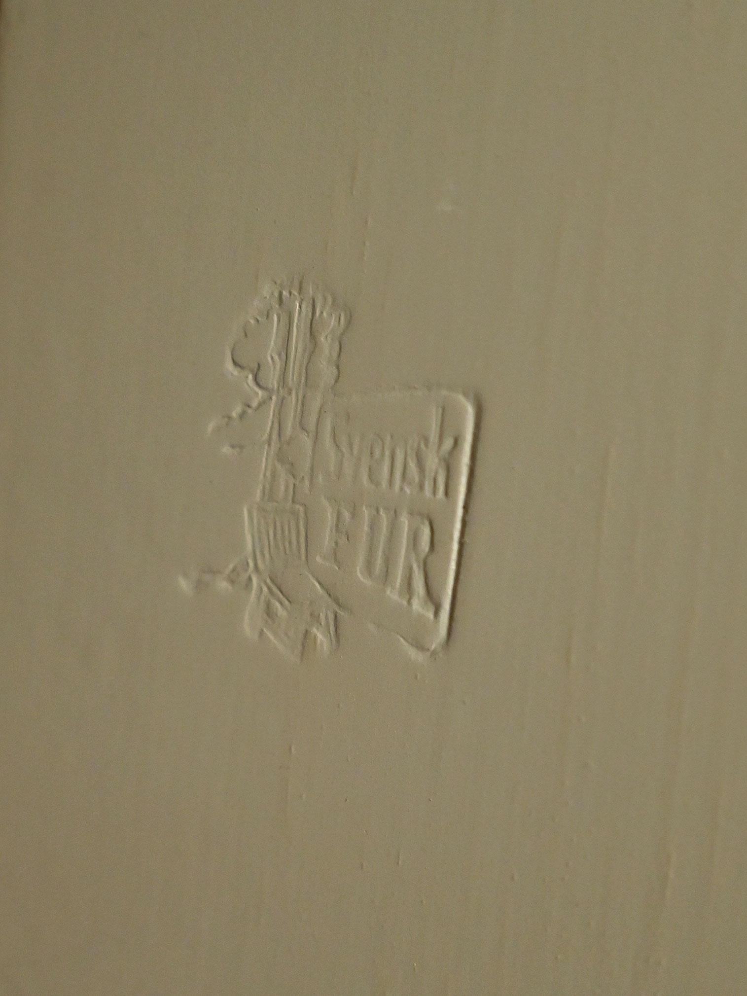 Mobile con ripiani a vista 