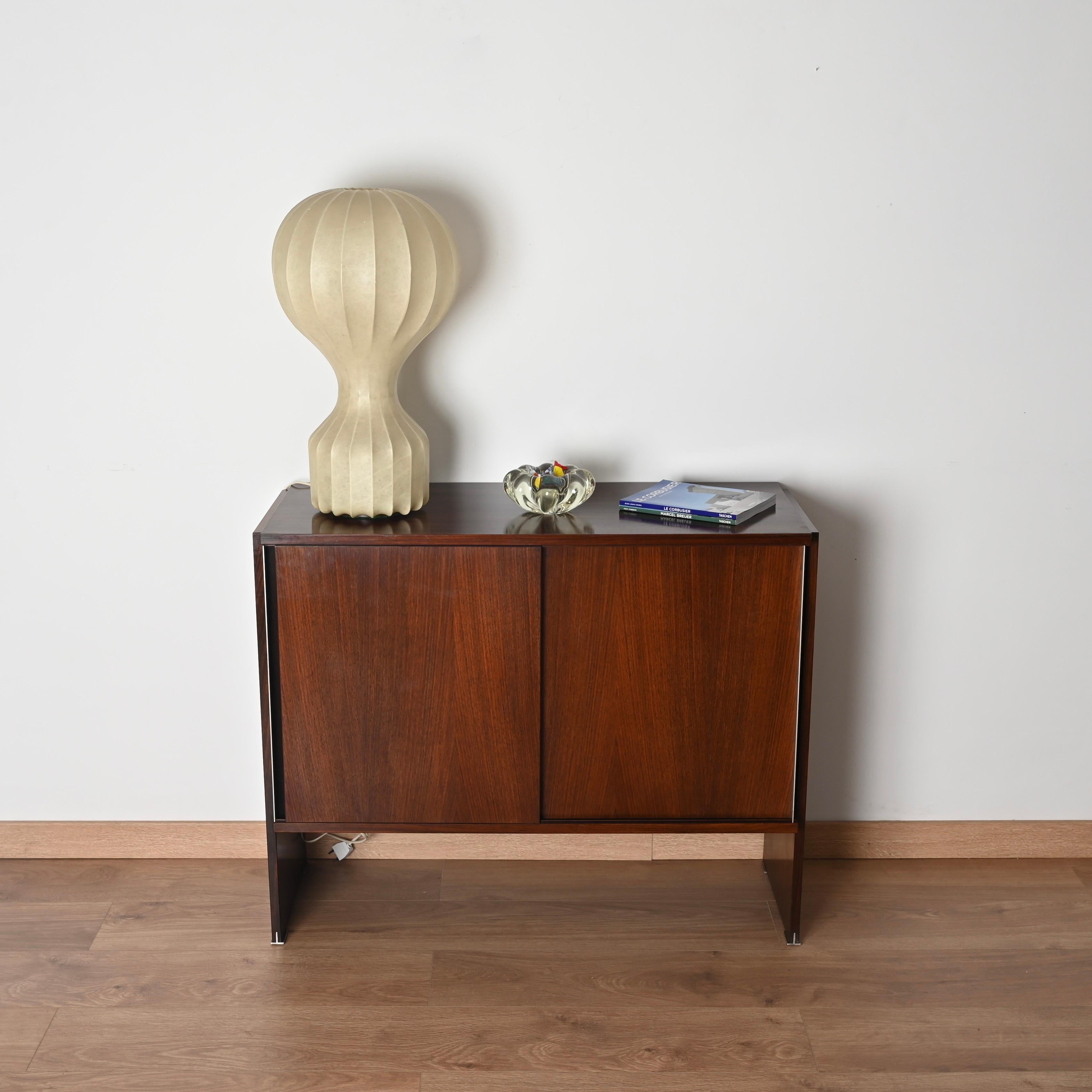 Crédence d'armoire avec porte coulissante par Ico Parisi pour MiM, Italie, années 1960 en vente 1