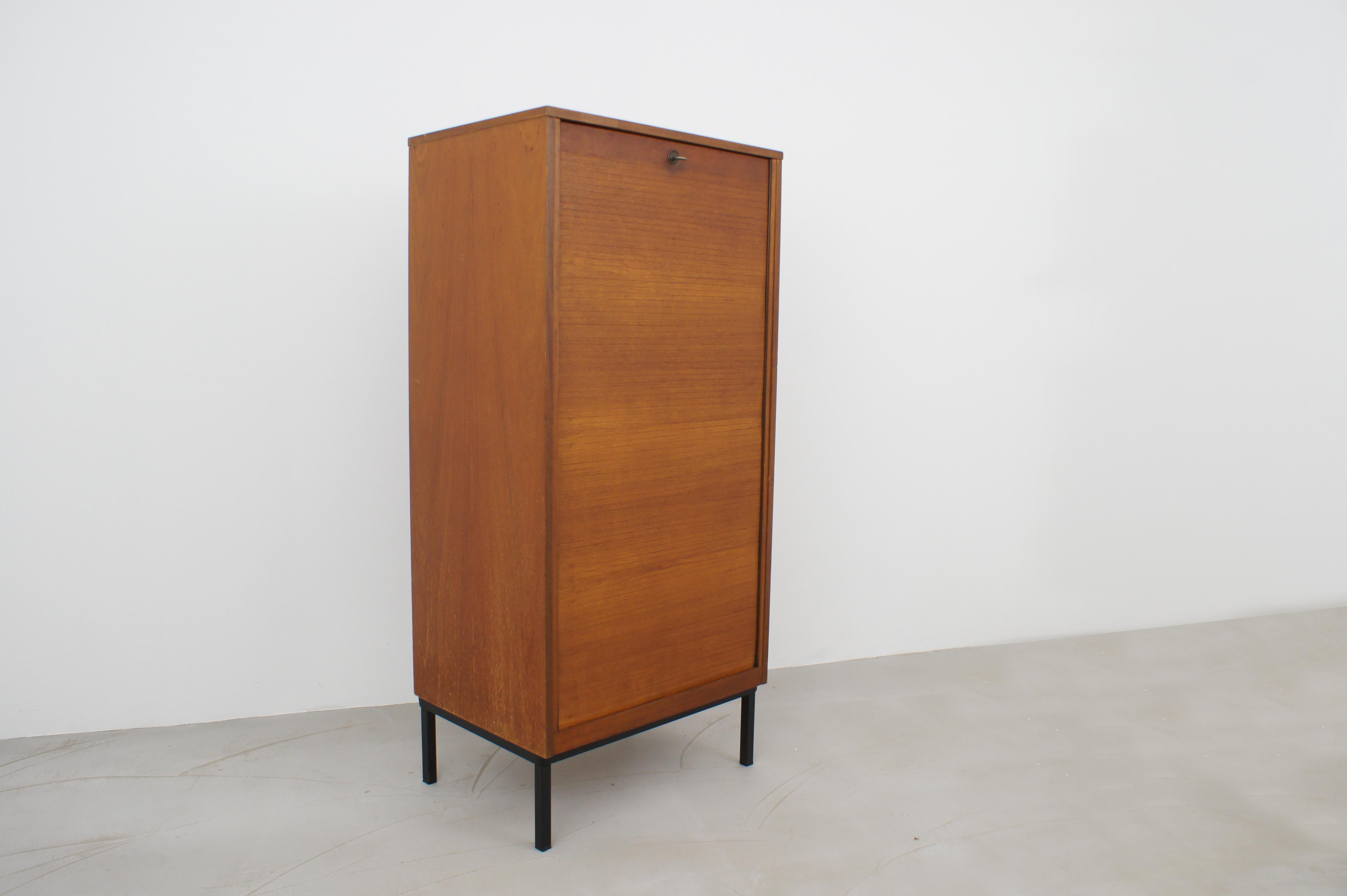 Office cabinet with shutter, 1960s Italian production In Good Condition For Sale In Genova, IT