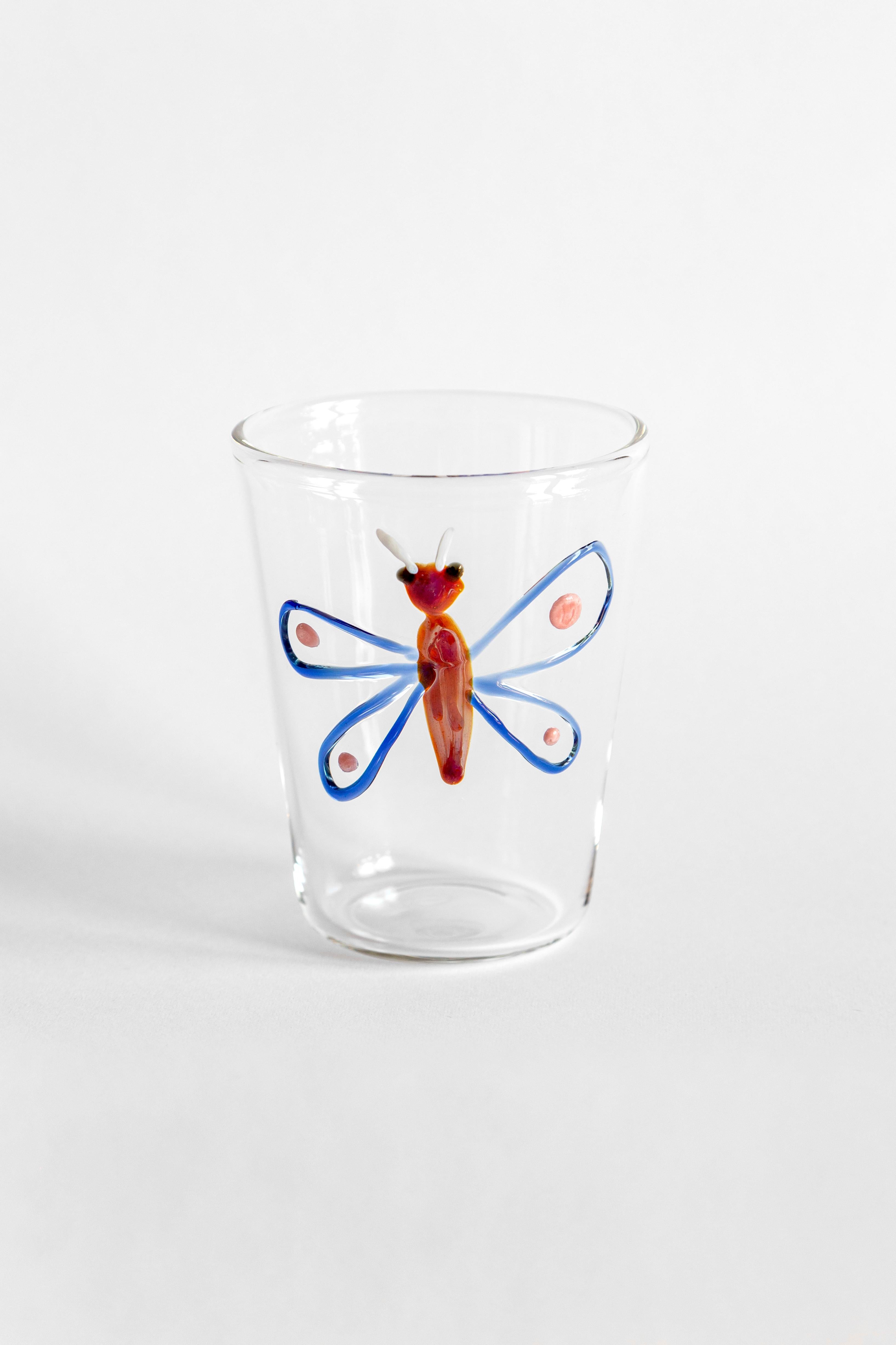 Schrank de Curiosits, zeitgenössisches mundgeblasenes Wasserglas mit dekorativen Details im Zustand „Neu“ im Angebot in Milano, Lombardia