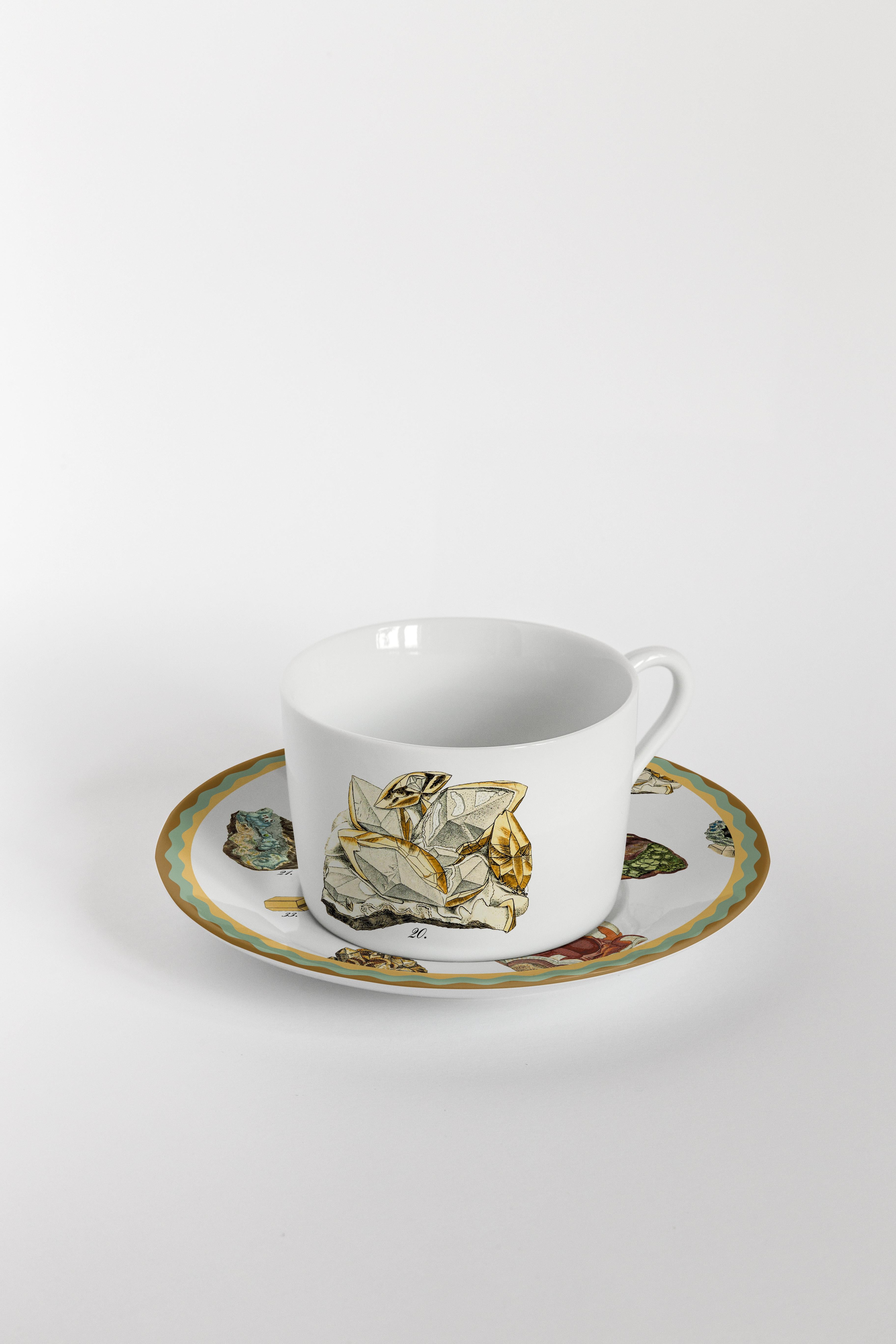 XXIe siècle et contemporain Six tasses à thé et assiettes décorées contemporaines de curiosités de meuble de rangement en vente