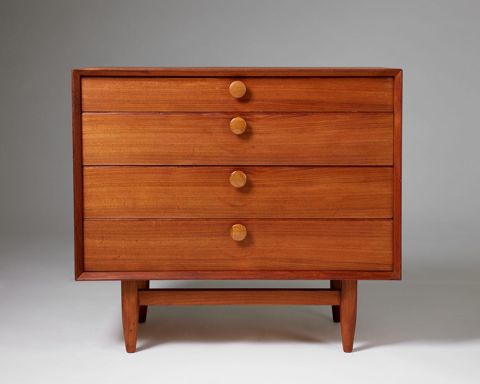 Mid-Century Modern Cabinet designed by Ib Kofod-Larsen, Denmark, 1960s For Sale