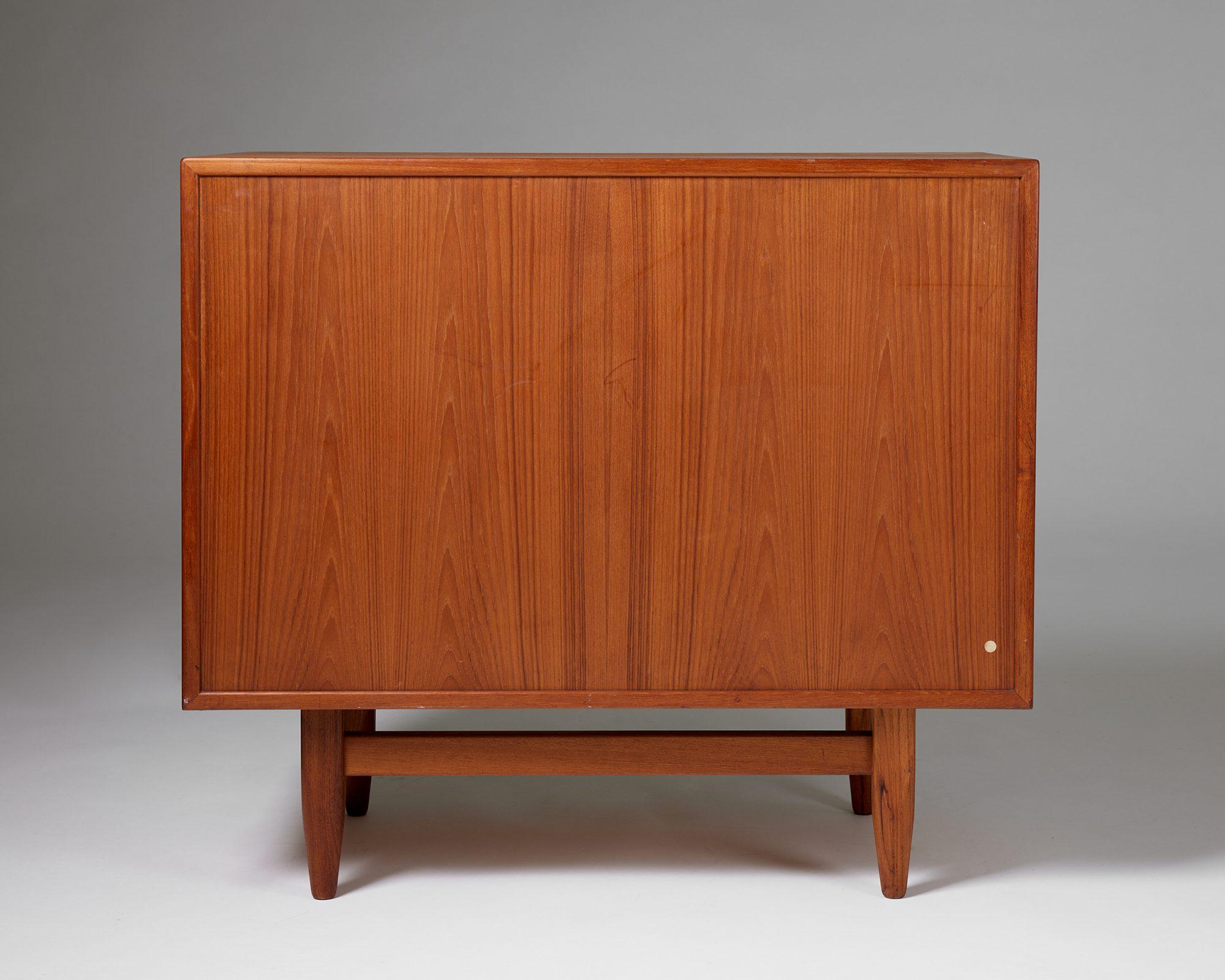 Cabinet designed by Ib Kofod-Larsen, Denmark, 1960s In Good Condition For Sale In Stockholm, SE