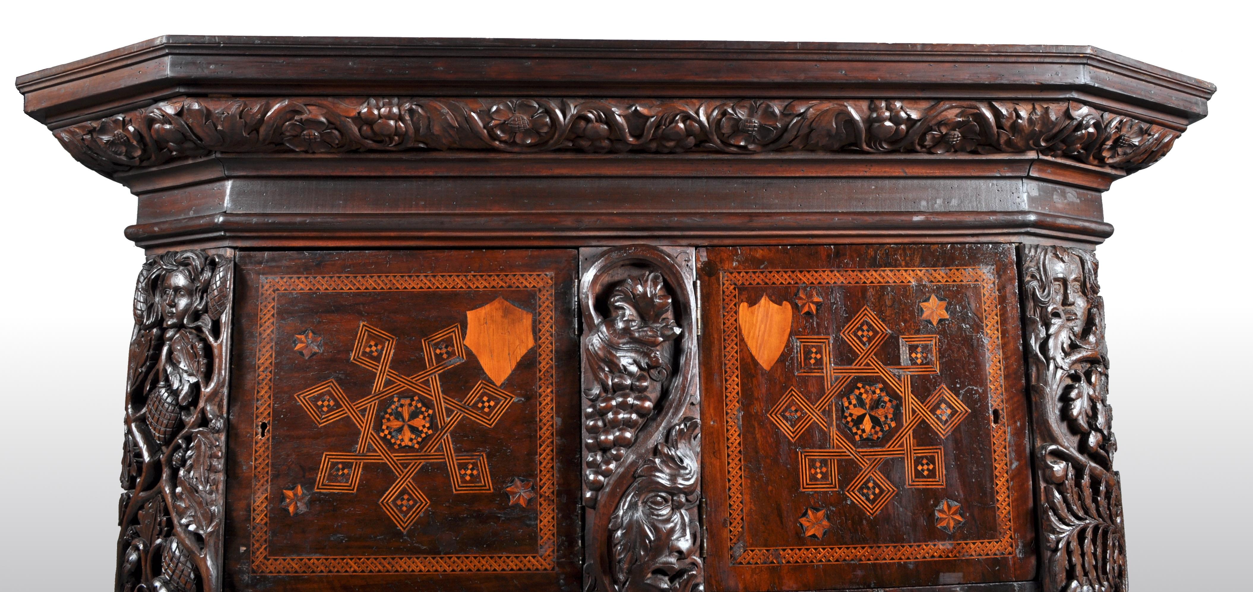 Antique Cabinet de Manuscrit Royal Flamand / Hollandais en marqueterie de noyer:: vers 1680 en vente 1