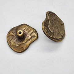 Cabinet handle in cast brass : Freeform shape, mineral texture  6.5 x 5.5 cm