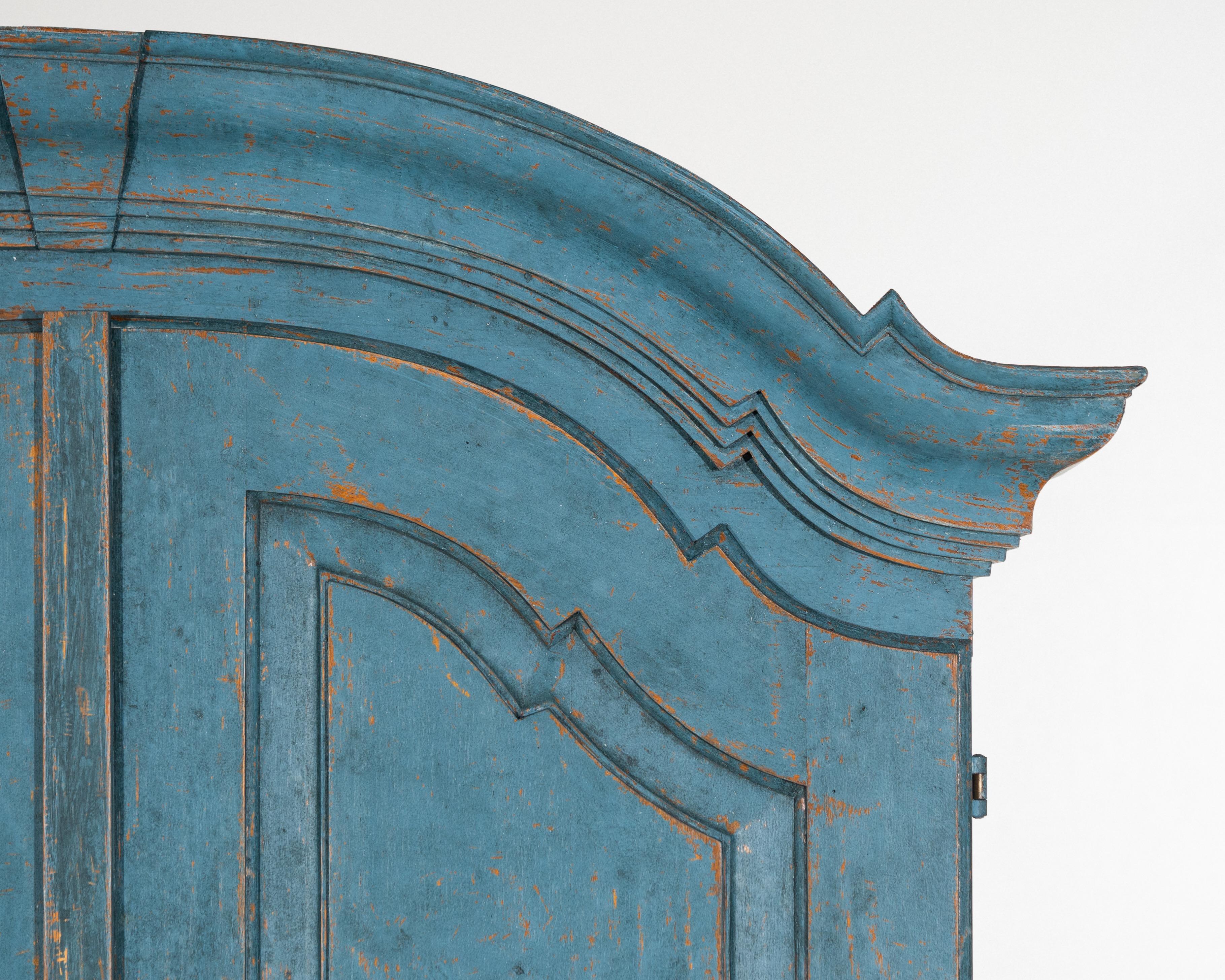 Cabinet in a beautiful bluish colour with many carvings, circa 100 years old. For Sale 4