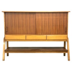 Armario de fresno y caoba de Joseph André Motte, Grupo 4, Caronte, 1954