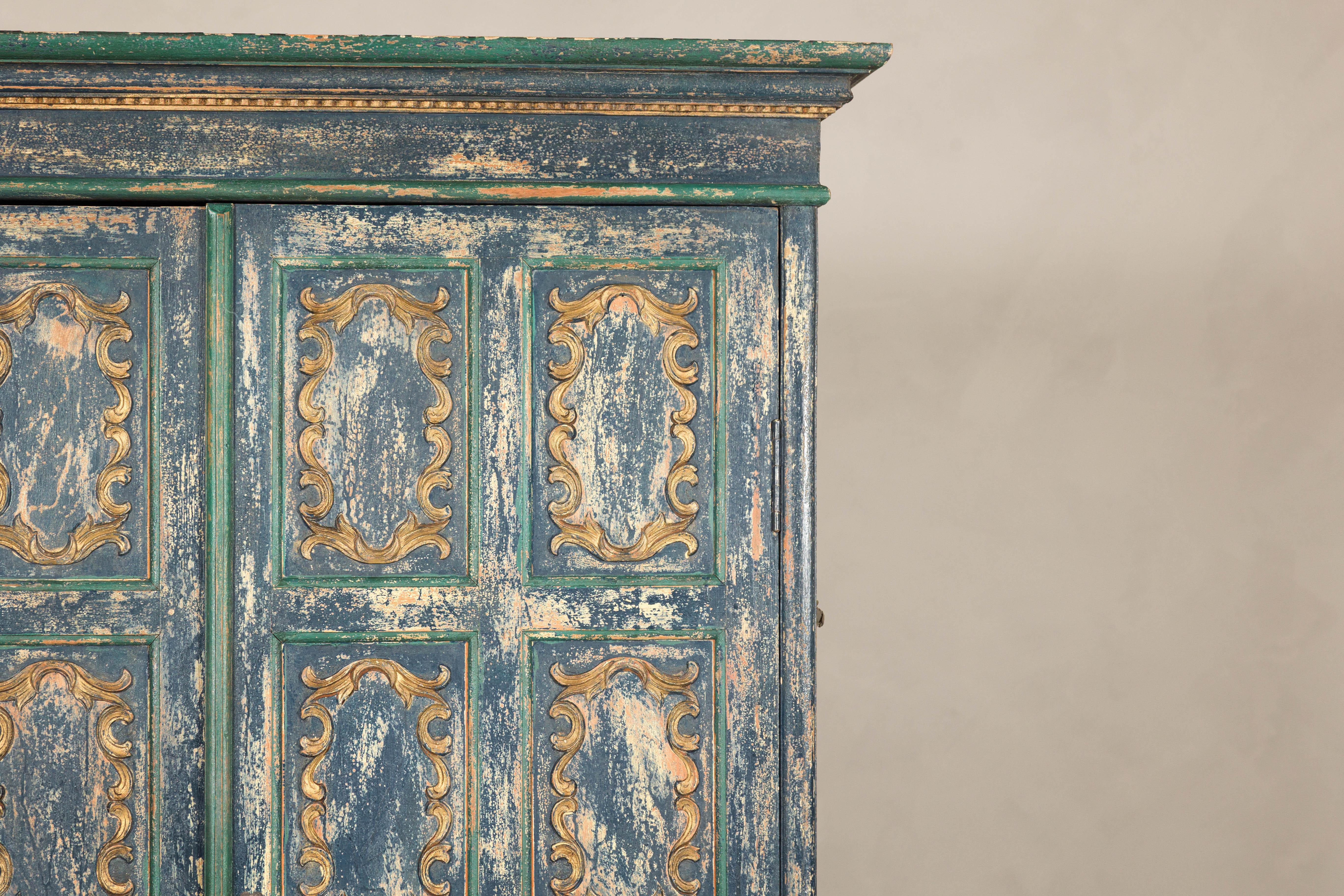 Cabinet in Blue Patina with Carved Doors and Cabriole Legs For Sale 4