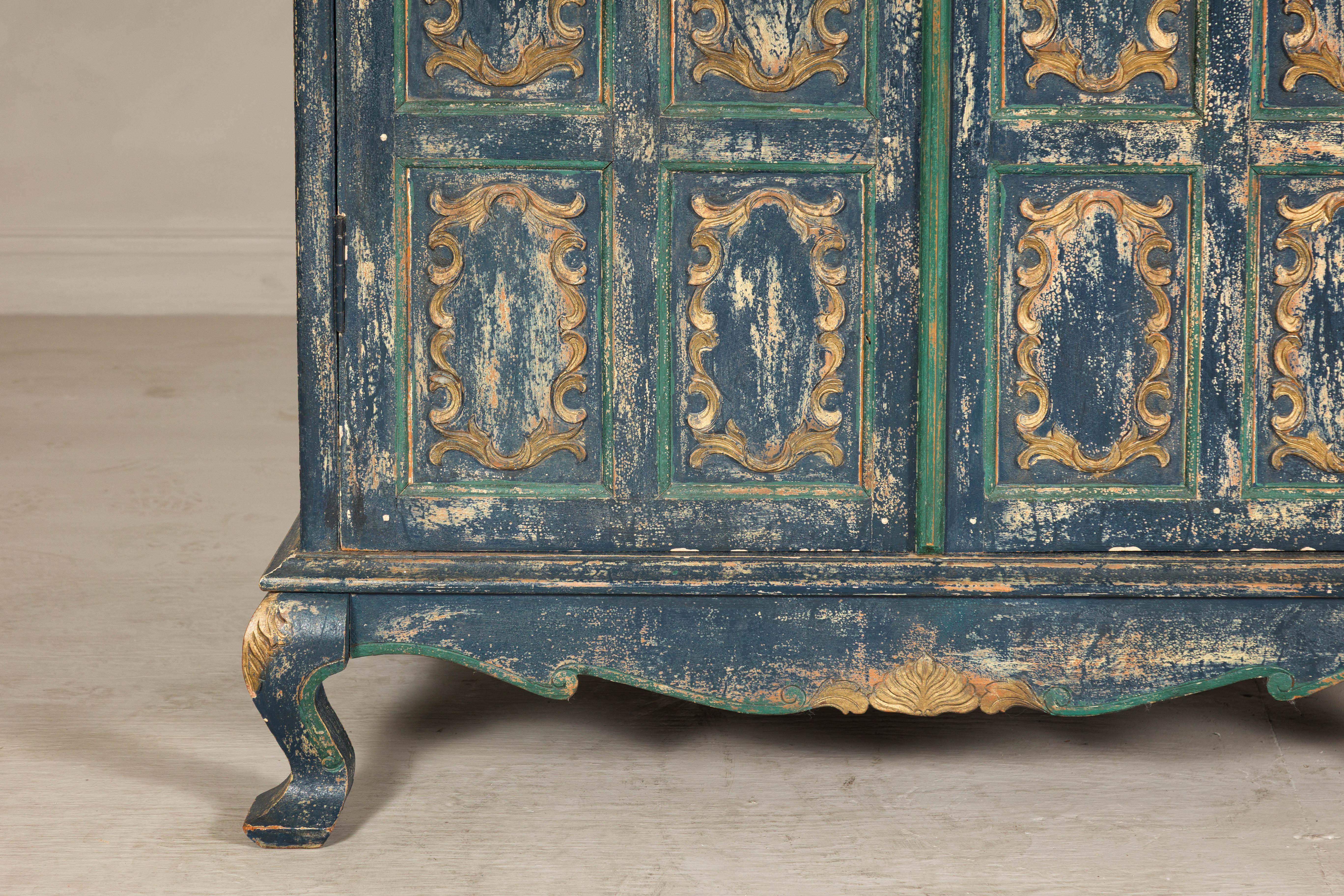 Cabinet in Blue Patina with Carved Doors and Cabriole Legs For Sale 2