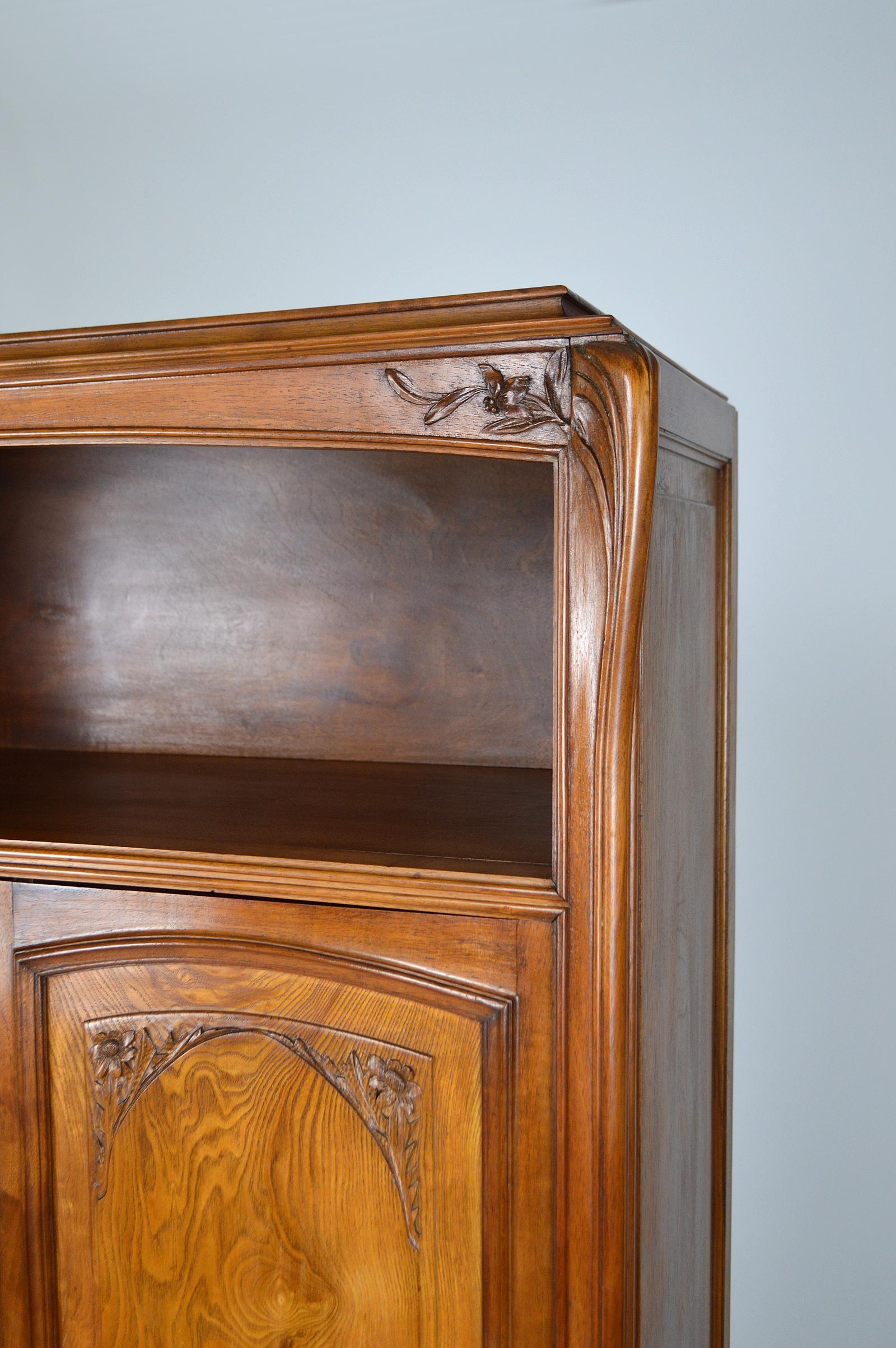 Cabinet in Carved Wood on a Floral Theme, Art Nouveau, France, circa 1905 9