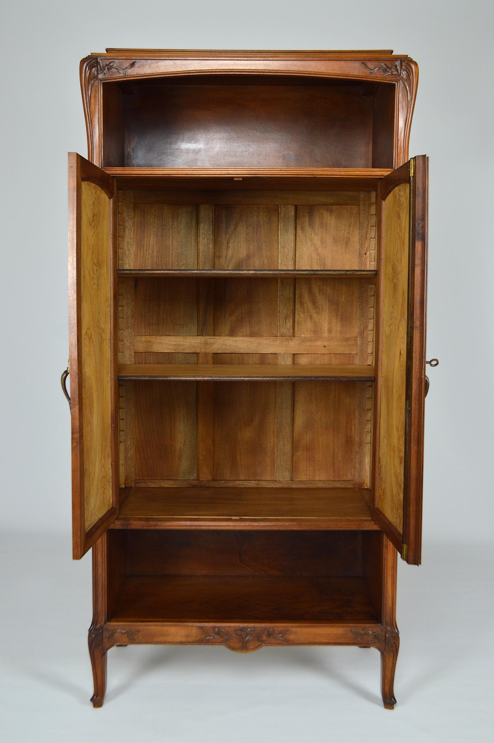 Cabinet in Carved Wood on a Floral Theme, Art Nouveau, France, circa 1905 15