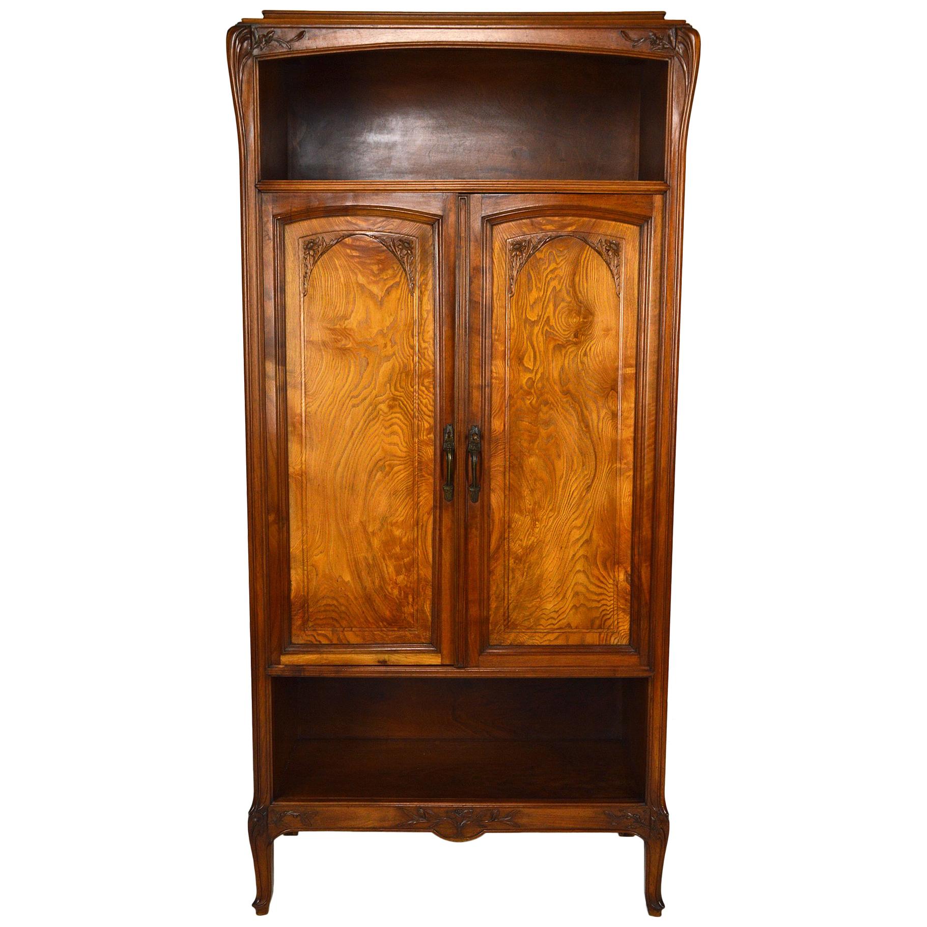 Cabinet in Carved Wood on a Floral Theme, Art Nouveau, France, circa 1905