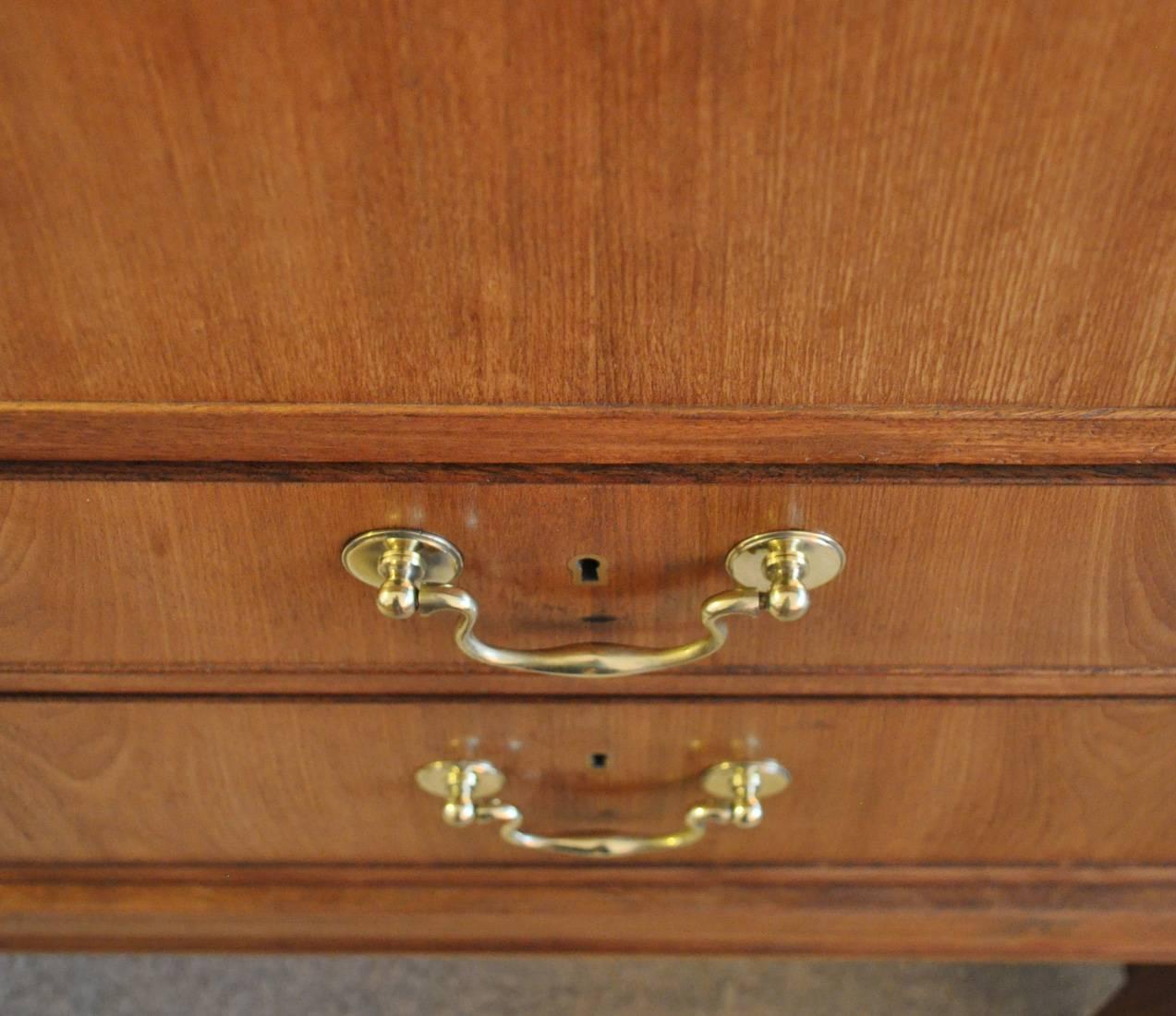 Beautiful Danish cabinet of Cuban mahogany with brass pulls.
Designed and made by cabinetmaker Jacob Kjær.
Jacob Kjær became one of the most prominent Danish master carpenters.
He focused especially on high-quality craftsmanship and was Chairman