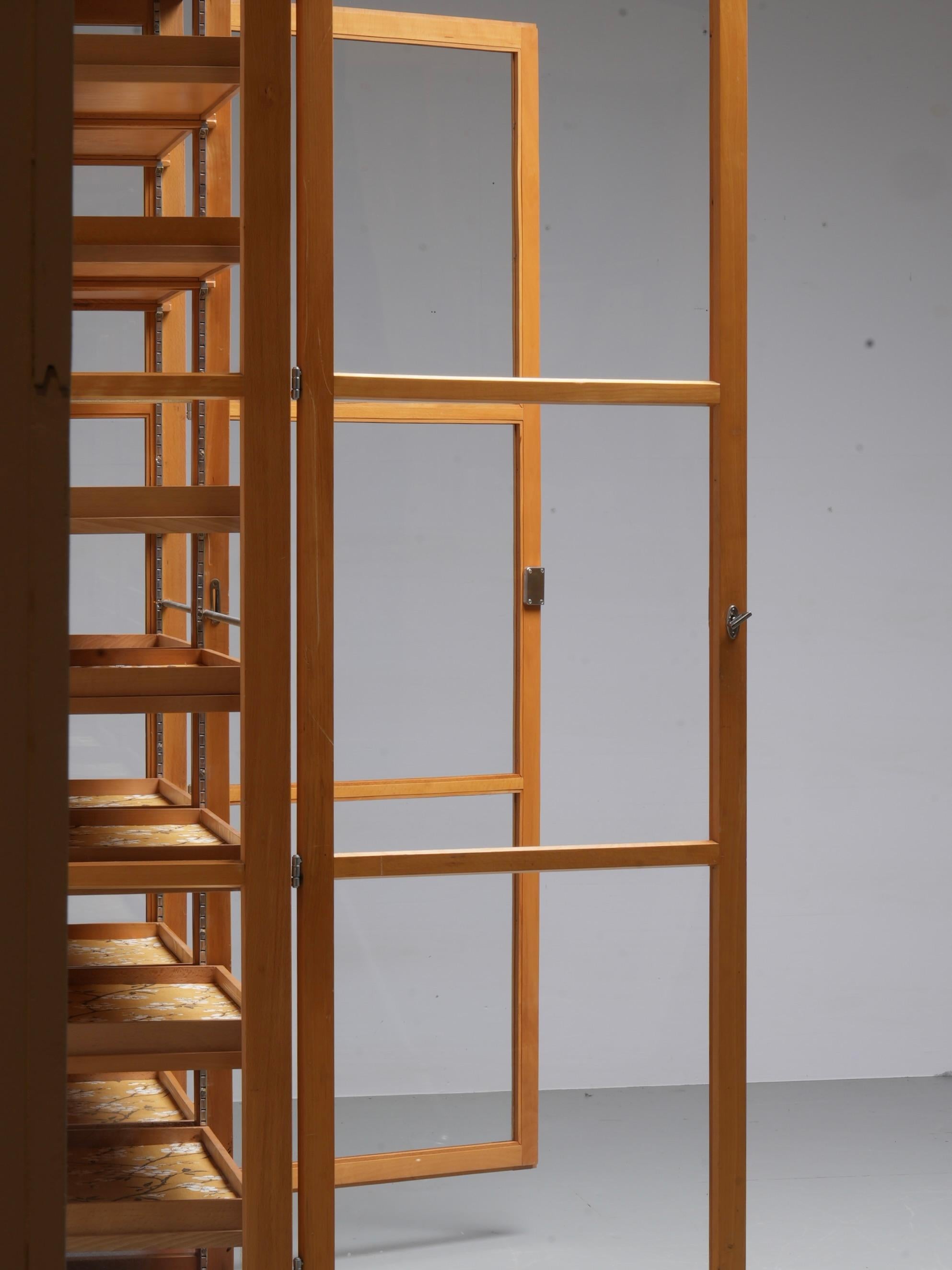 XX secolo Mobile in vetro e Wood, Germania, anni '60 in vendita