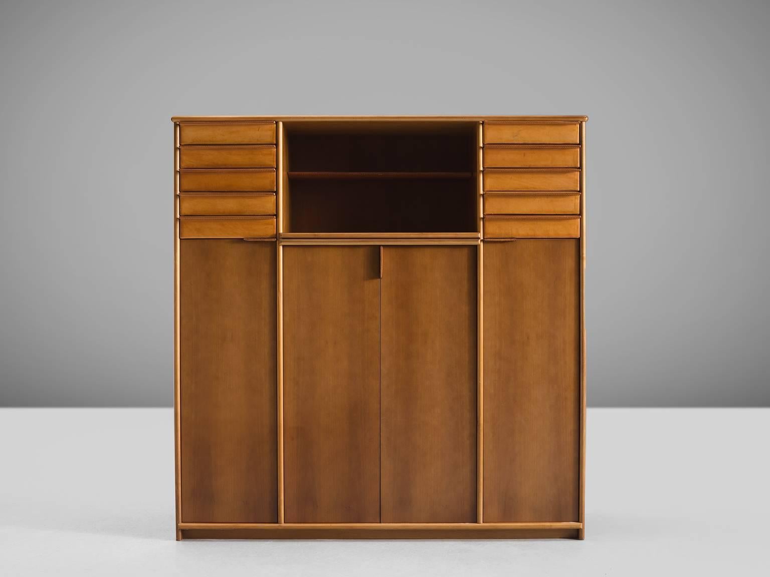 Cabinet in Leather and Italian Walnut In Good Condition In Waalwijk, NL