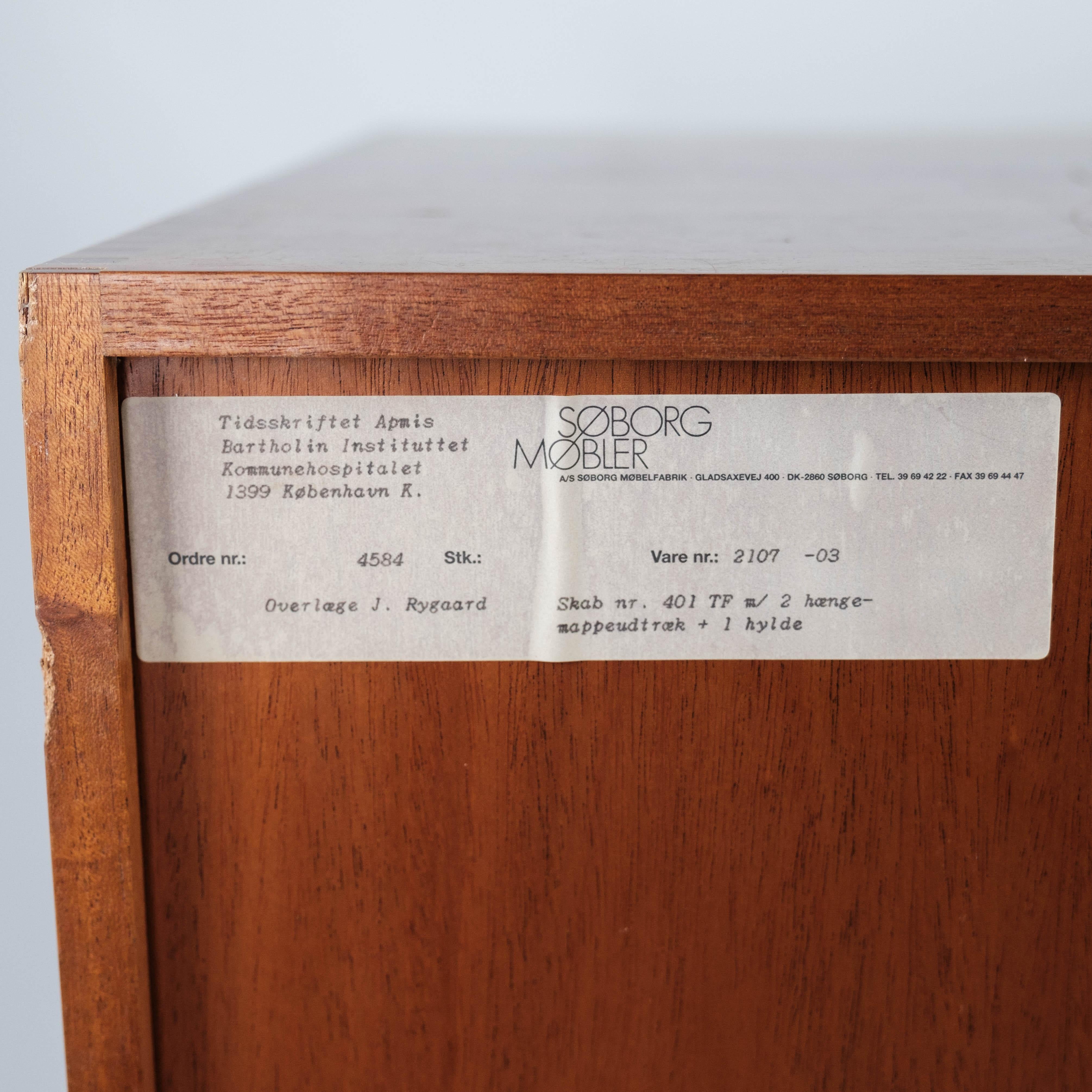 Cabinet in Light Mahogany of Danish Design by Søborg Furniture, 1960s For Sale 12