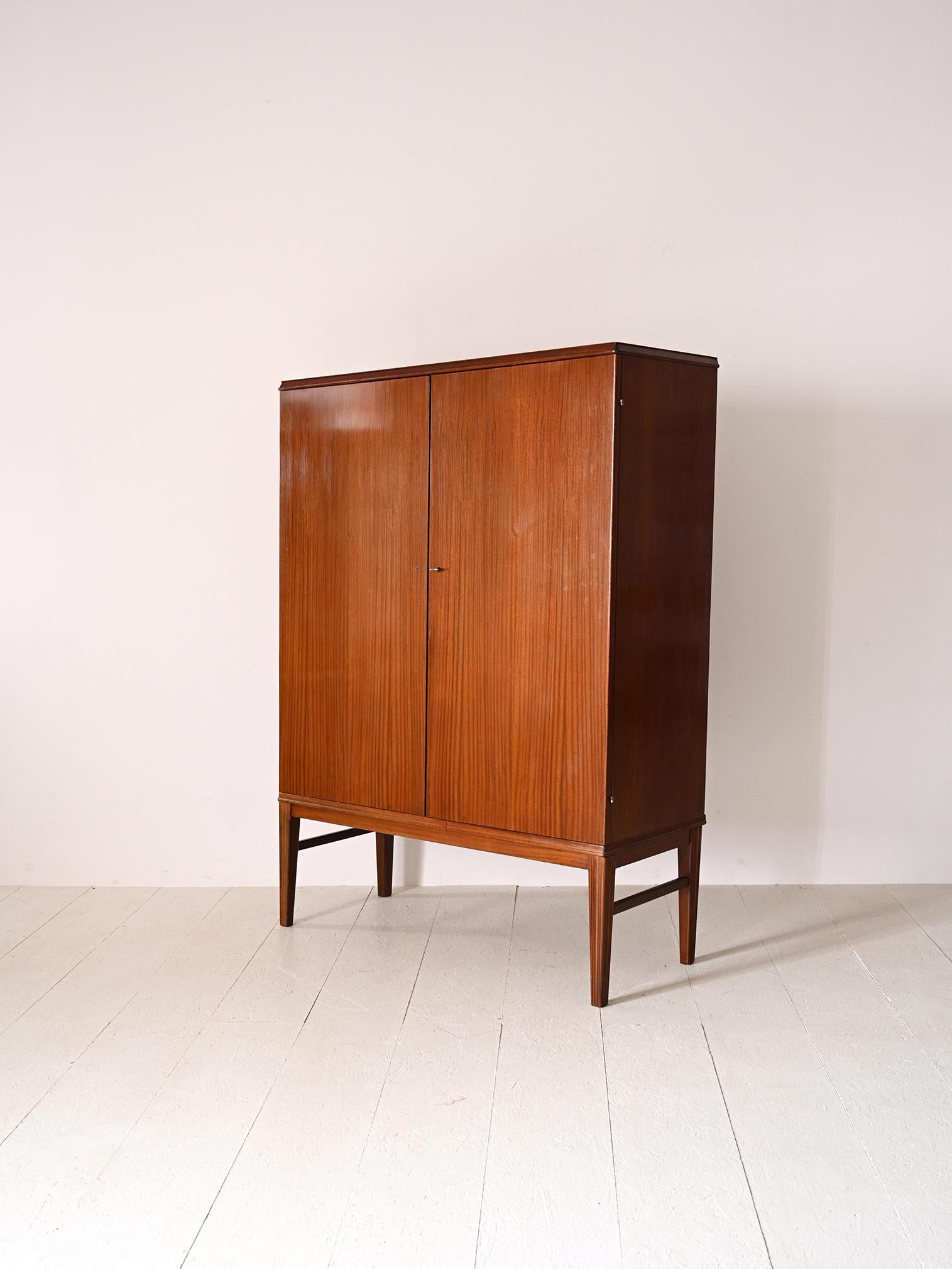 Mahogany cabinet with drawers In Good Condition For Sale In Brescia, IT