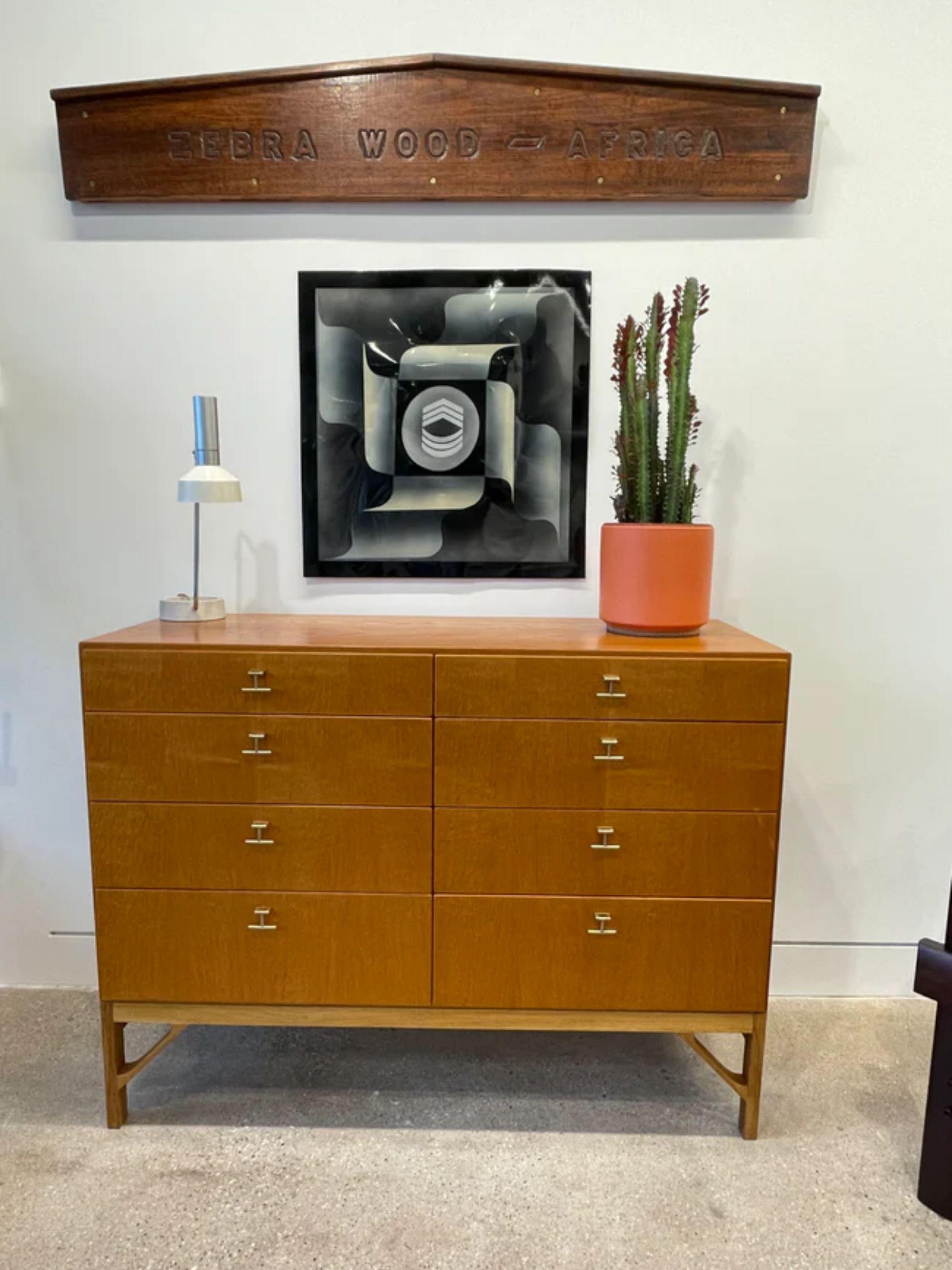 Børge Mogensen Oak Cabinet, Mod 234 China, CM Madsen for FDB Møbler, Denmark, 1940s

Additional Information:
Materials: Oak, brass
Dimensions: 37