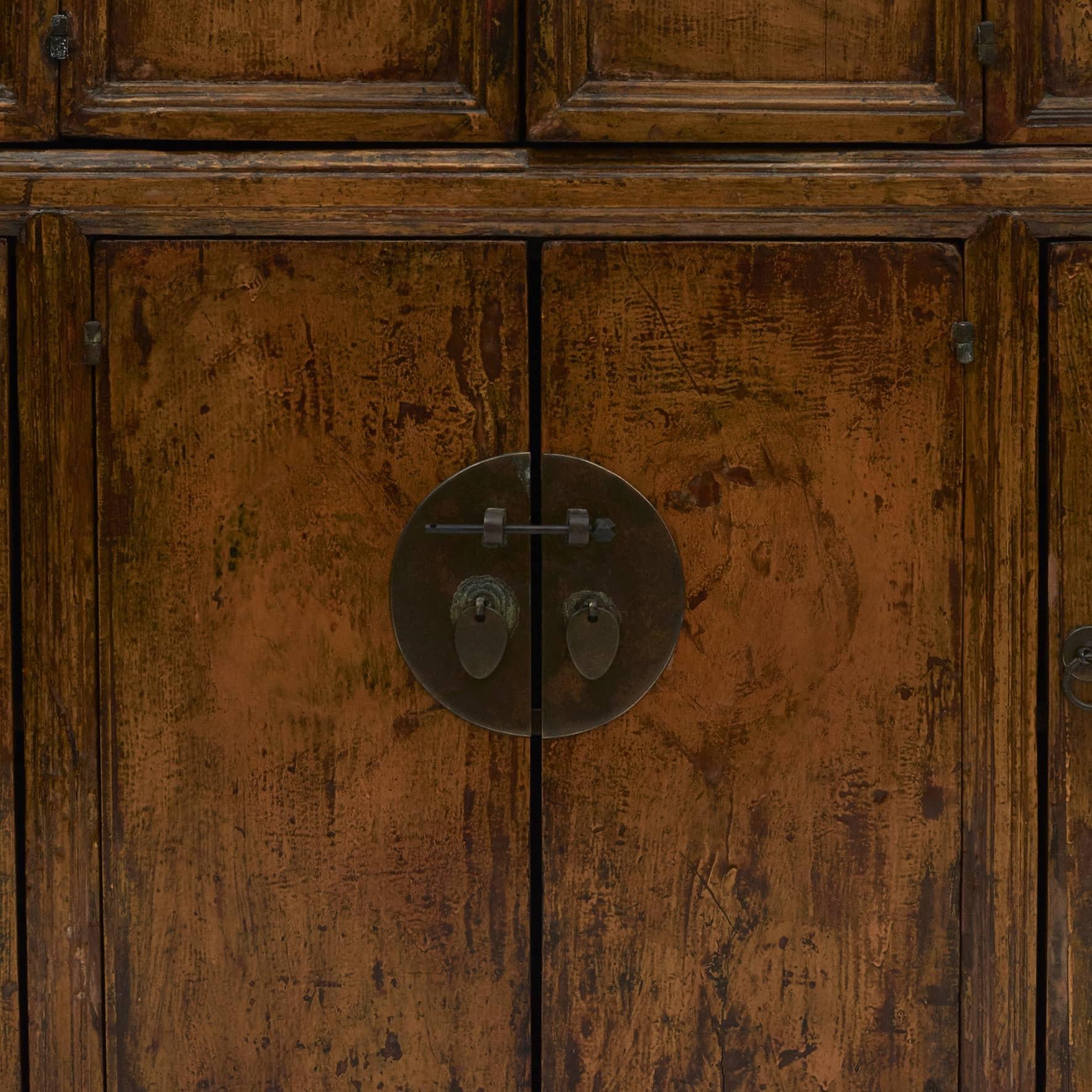 Qing Armoire en laque jaune fonce d'origine, Shandong, Chine, 1850 -1870 en vente