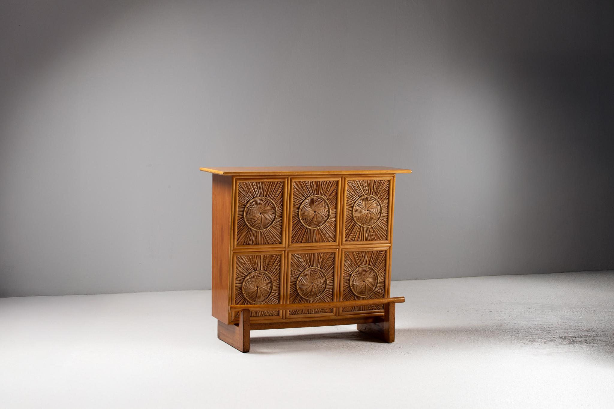 Schrank aus Stroh-Marketerie und Holz, Frankreich, 1950er Jahre im Angebot 6