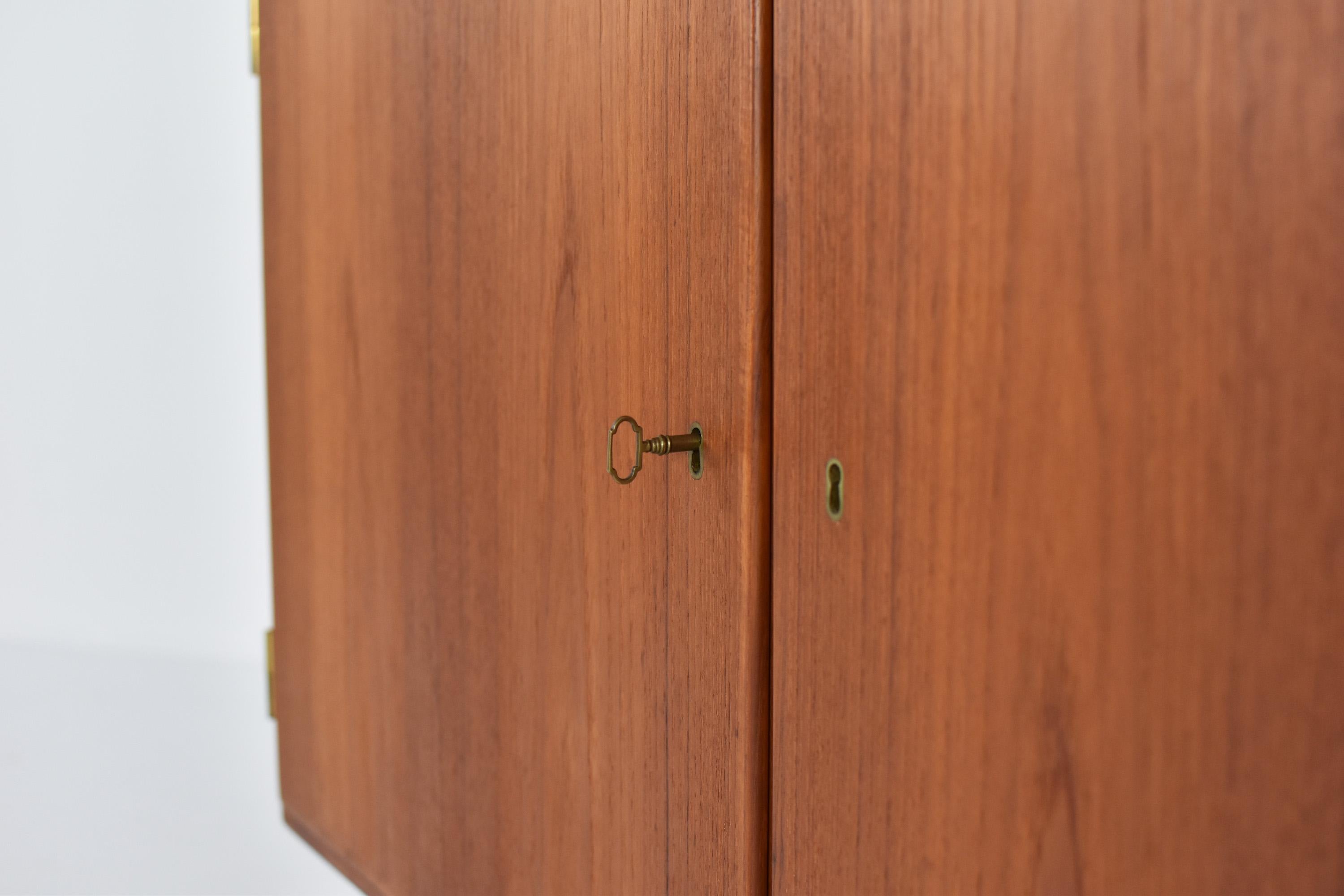 Cabinet in Teak by Poul Hundevad for Hundevad & Co, Denmark, 1950s In Good Condition In Antwerp, BE