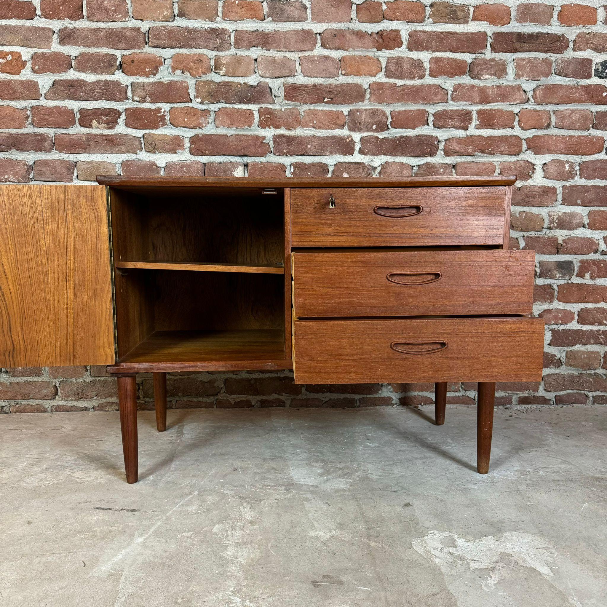 Placage Armoire en teck, Danemark 1960 en vente