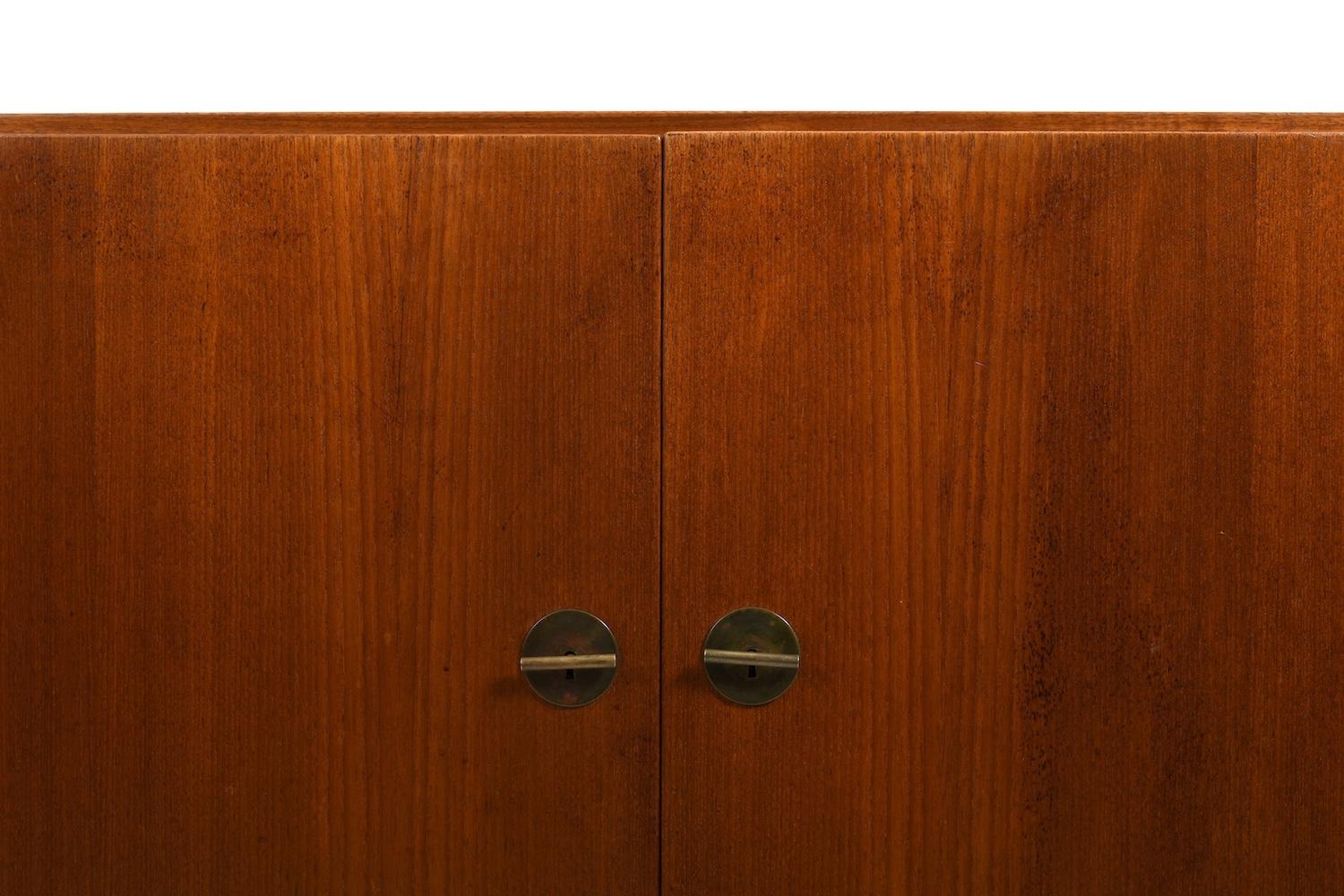 Scandinavian Modern Cabinet in Teak / Oak by Børge Mogensen 1960s China Series