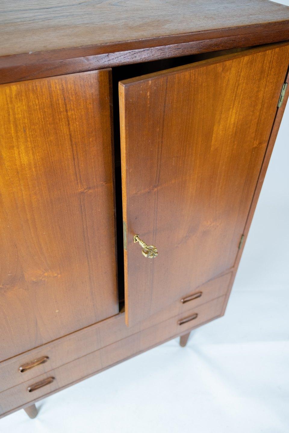 Cabinet in teak of Danish design from the 1960s. The cabinet is in great vintage condition.
  