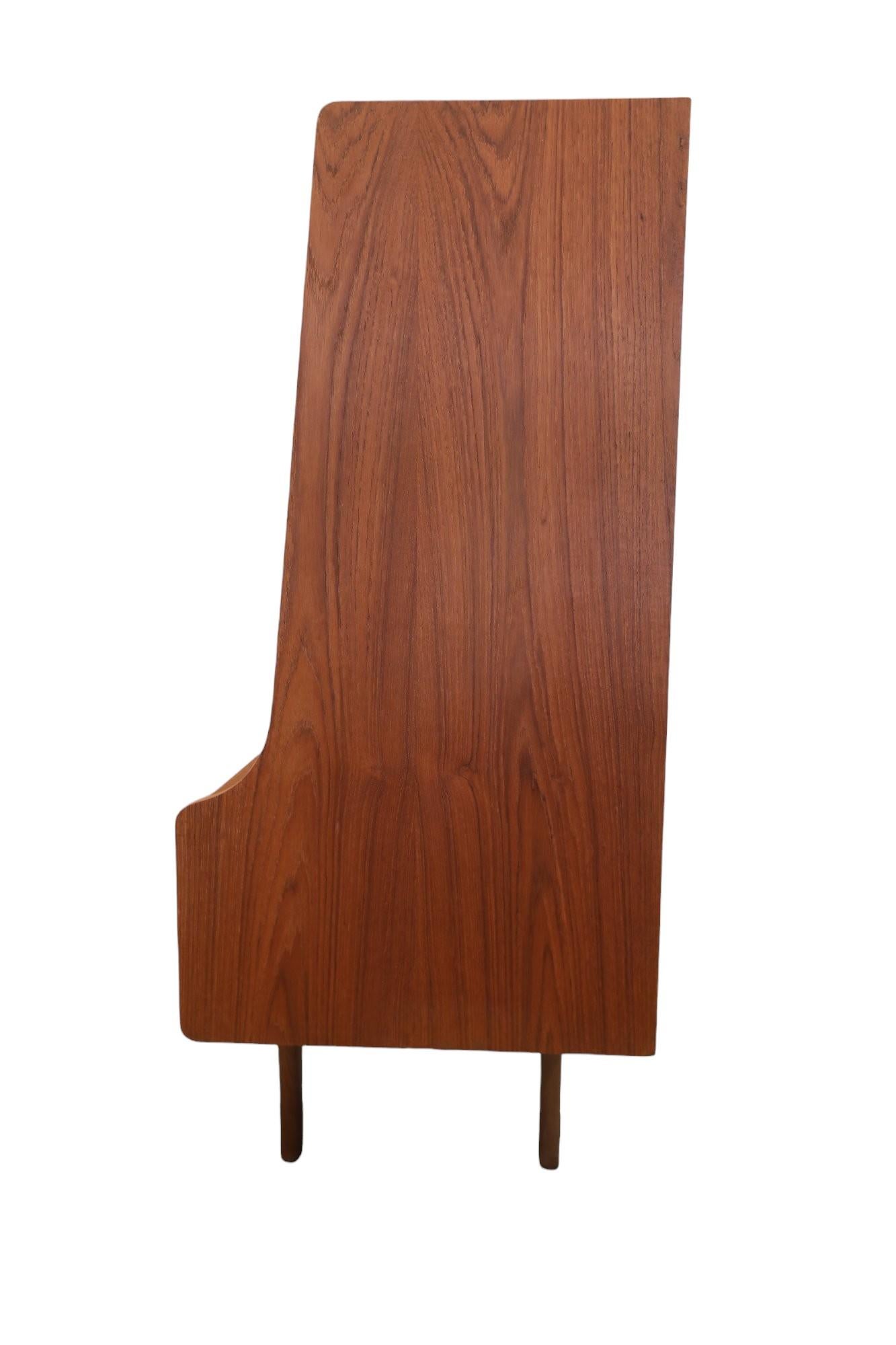 Meuble de rangement en teck avec portes coulissantes et meuble de bar de Silkeborg, années 1960 en vente 1