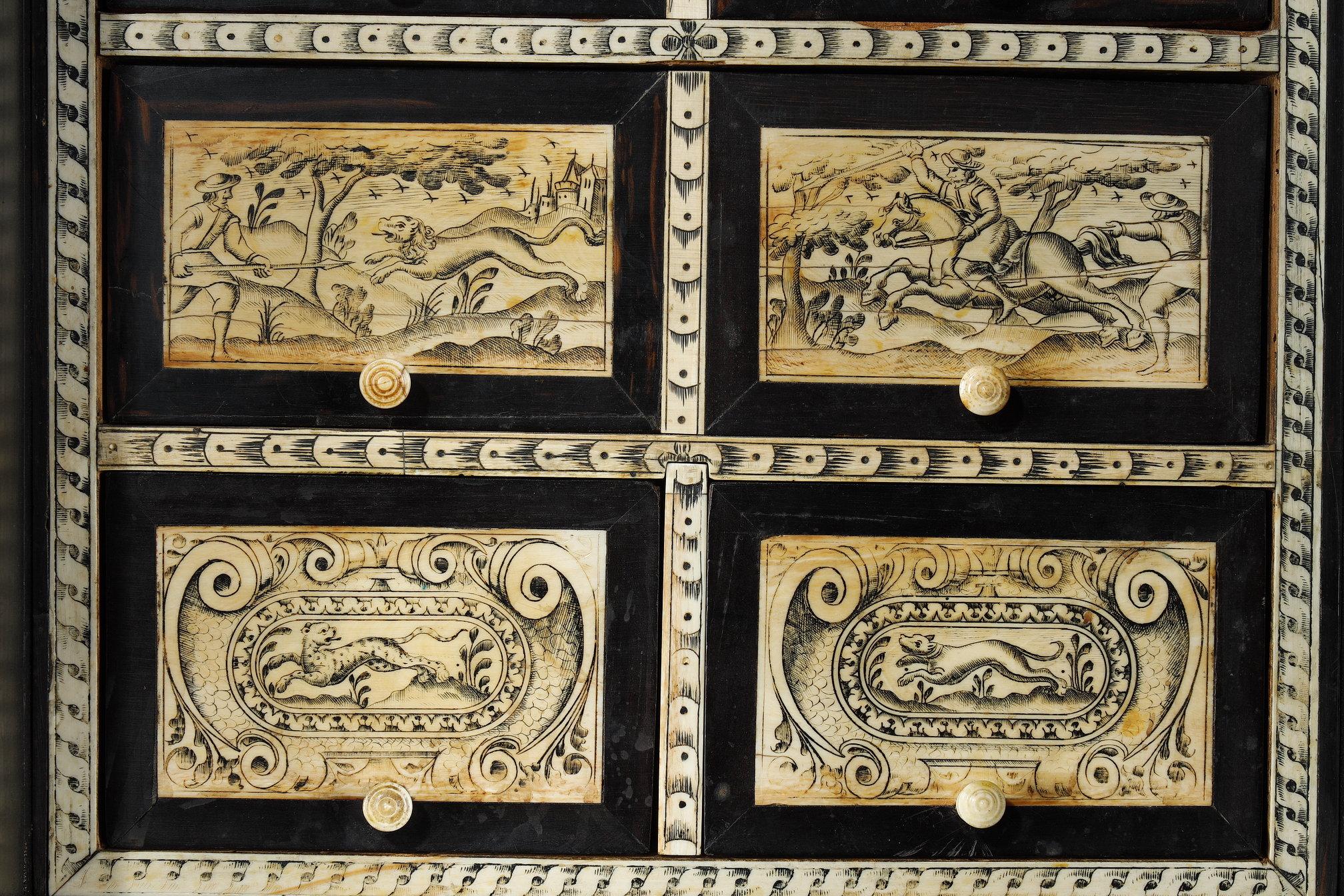Armadietto in stile fiammingo del XVII secolo in vendita 9