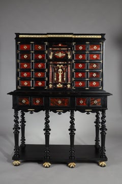 Cabinet in the of 17th century Flemish cabinets