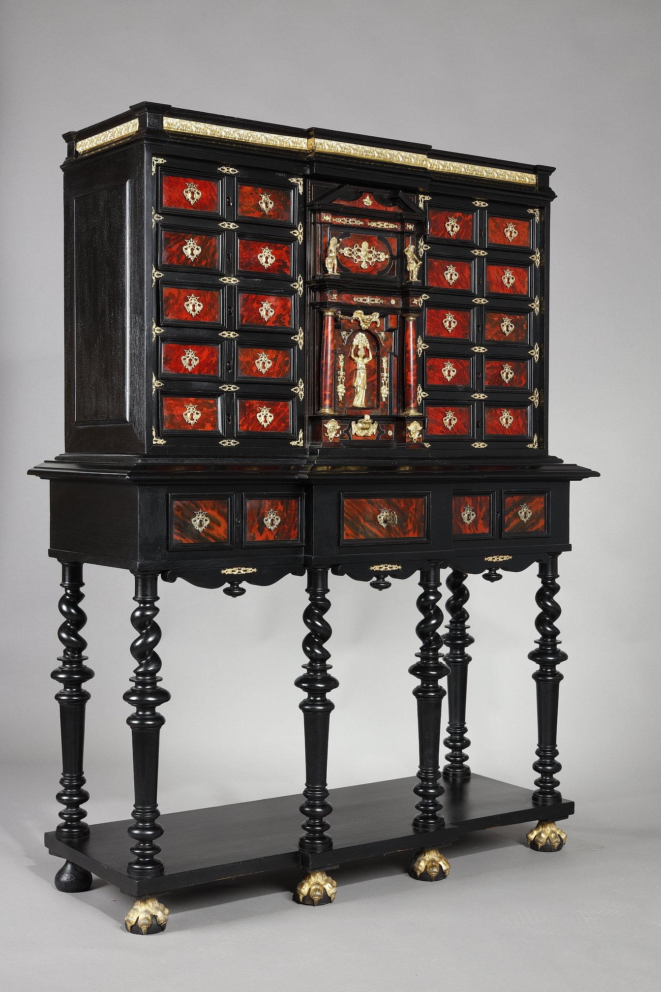 Armadietto in stile fiammingo del XVII secolo In condizioni buone in vendita a Paris, FR