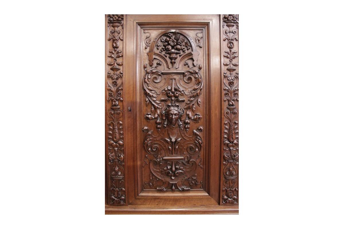 Cabinet in the Renaissance Style, France, 1870 For Sale 2