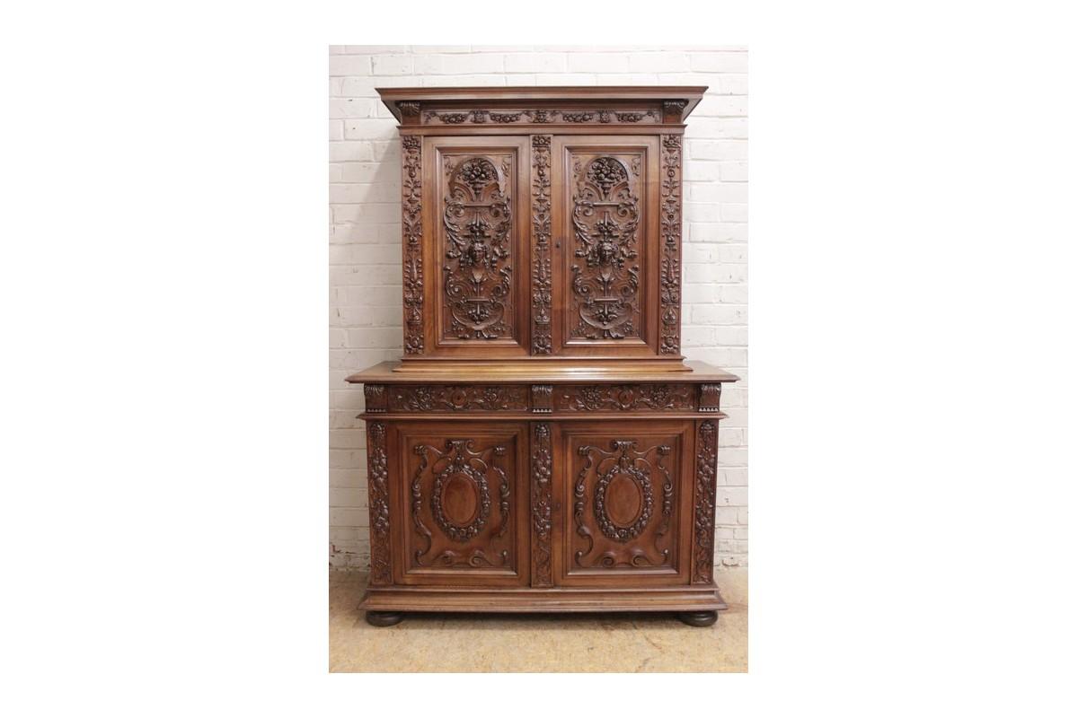 Cabinet in the Renaissance Style, France, 1870 For Sale 3