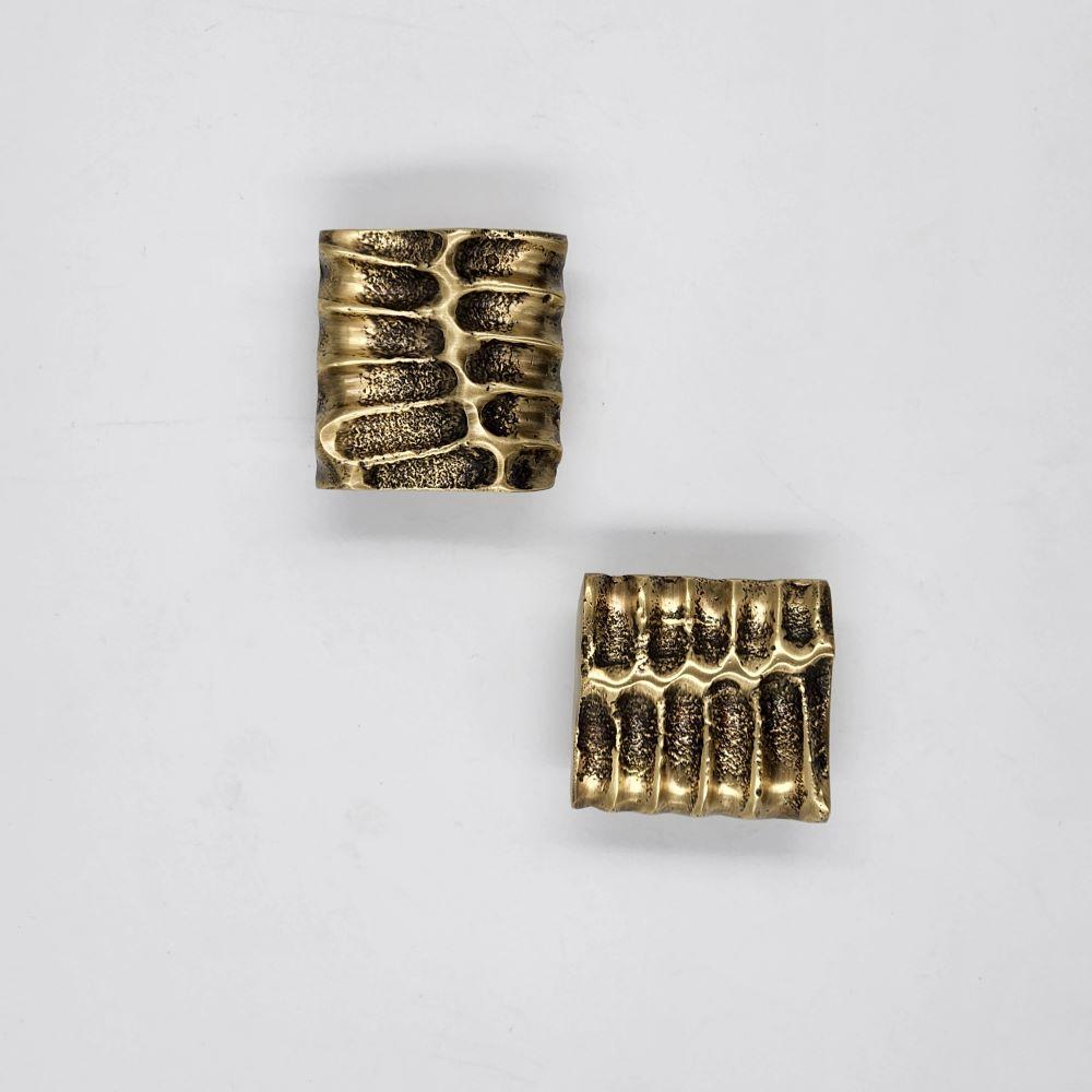 Cabinet knob in cast brass 4.5 x 4.5 cm Aged gold finish In New Condition For Sale In Marrakech, MA