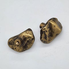Cabinet knob in cast brass : Organic shape 5 x 3 cm