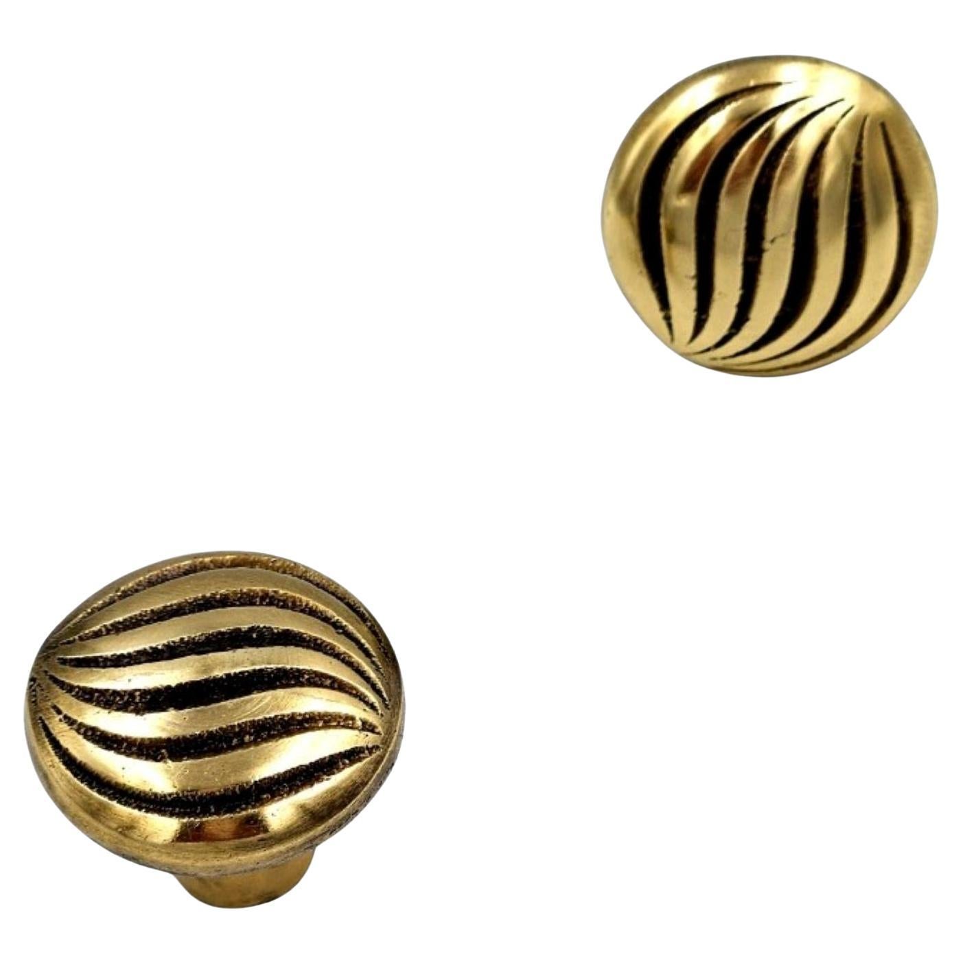 Bouton d
armoire en laiton moulé  Ø 3 cm, surface ondulée