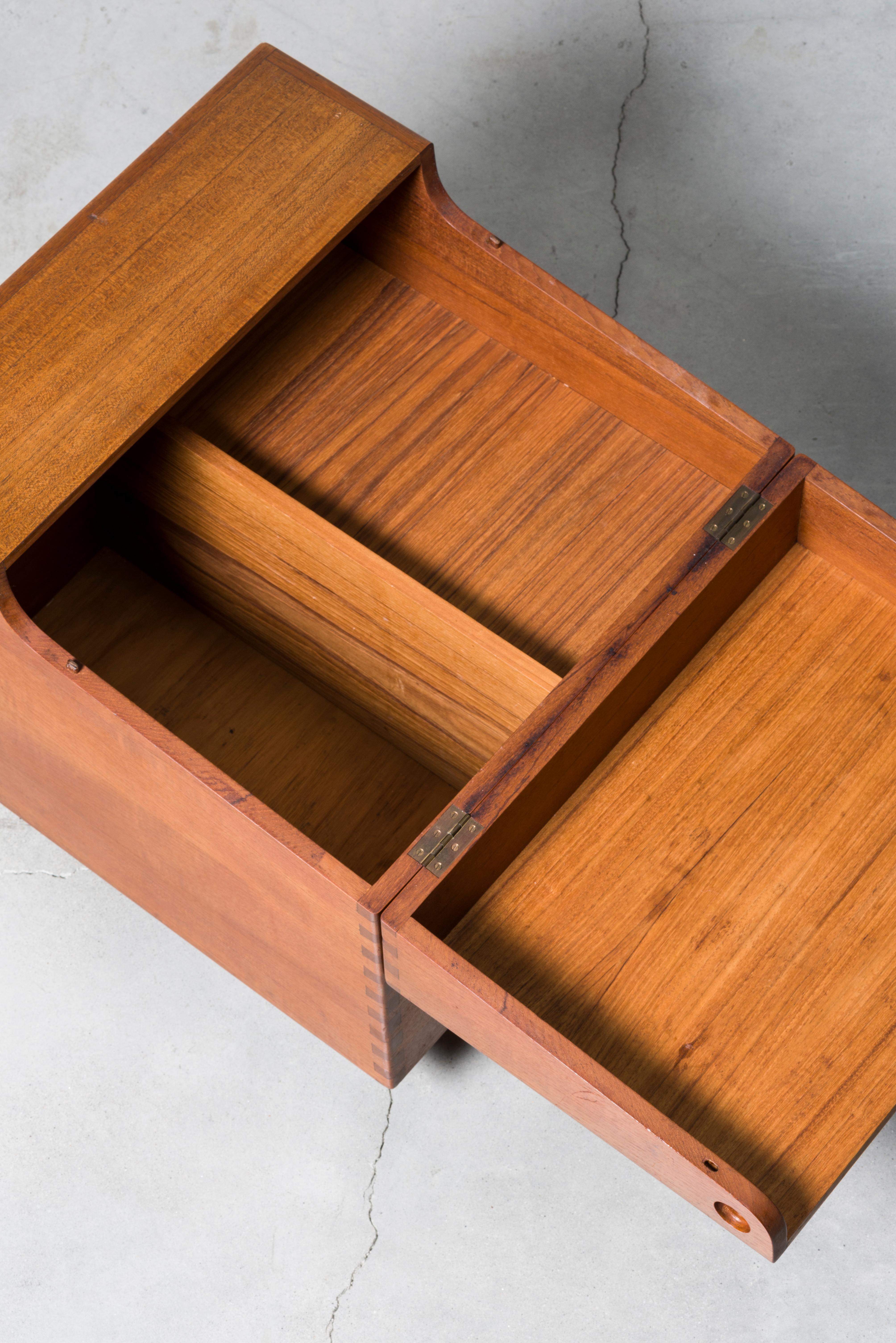 1956 Hans J. Wegner- Armoire Mod. AT 34 Wood Wood fabriqué par Andreas Tuck en vente 6