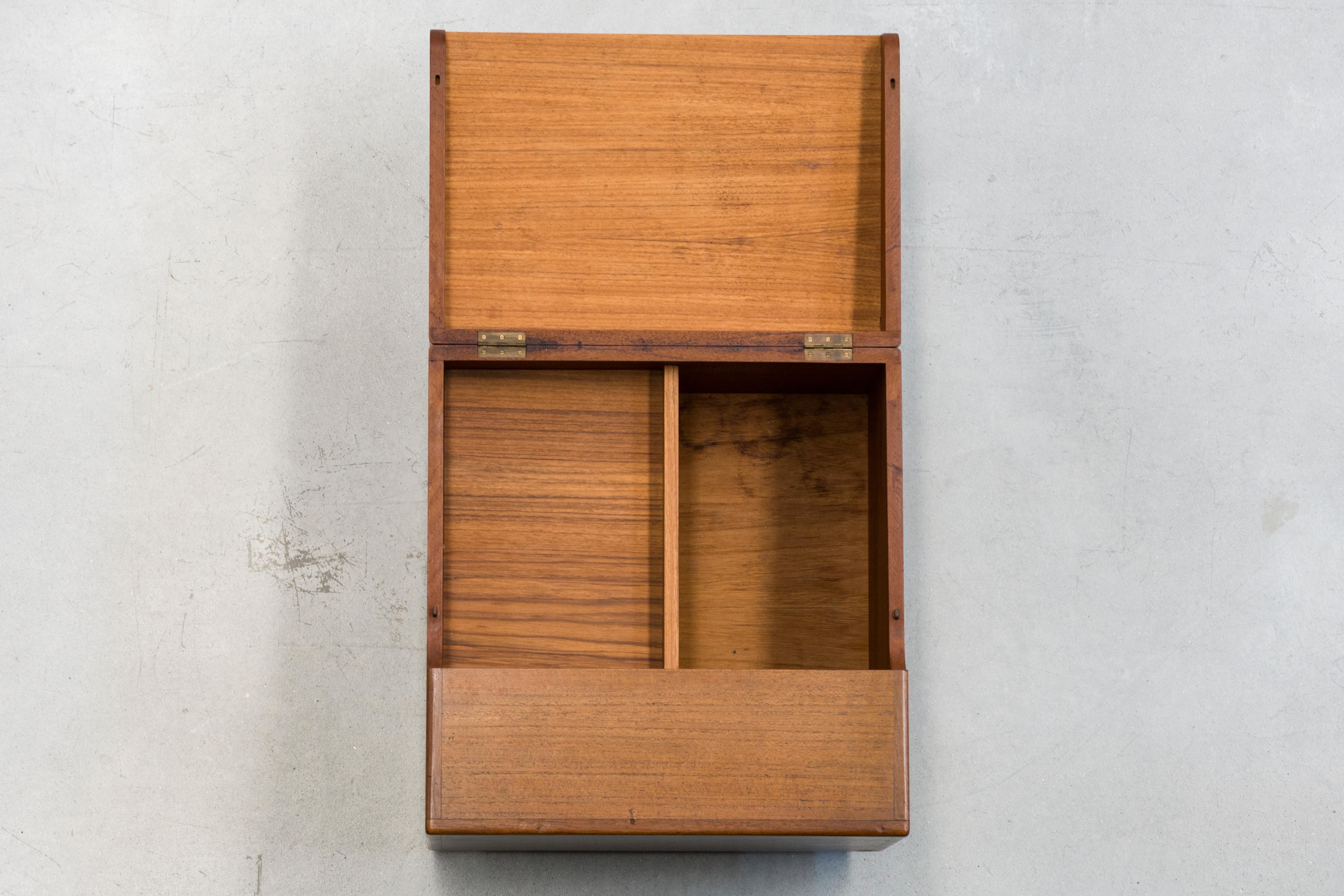 1956 Hans J. Wegner-Cabinet Mod. AT 34 wood manufactured by Andreas Tuck  For Sale 8