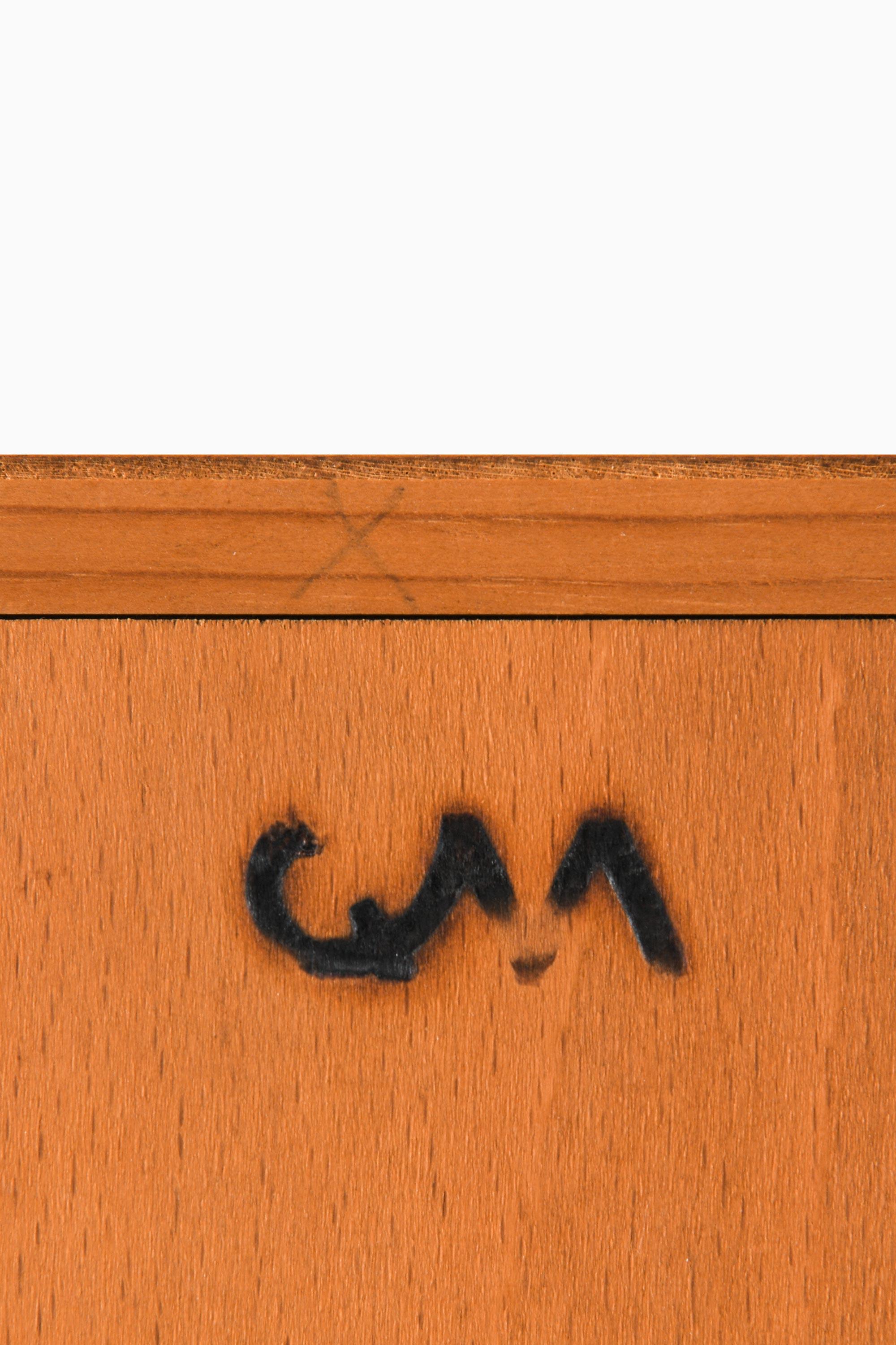 Schrank, Model No., in Nussbaum von Carl Malmsten, 1950er Jahre (20. Jahrhundert) im Angebot