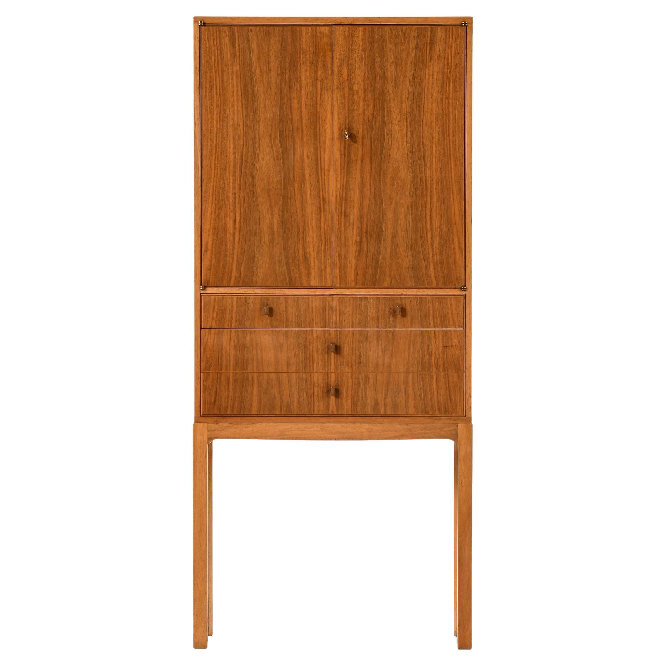 Mobile, Model Lillbo, in noce di Carl Malmsten, anni
50