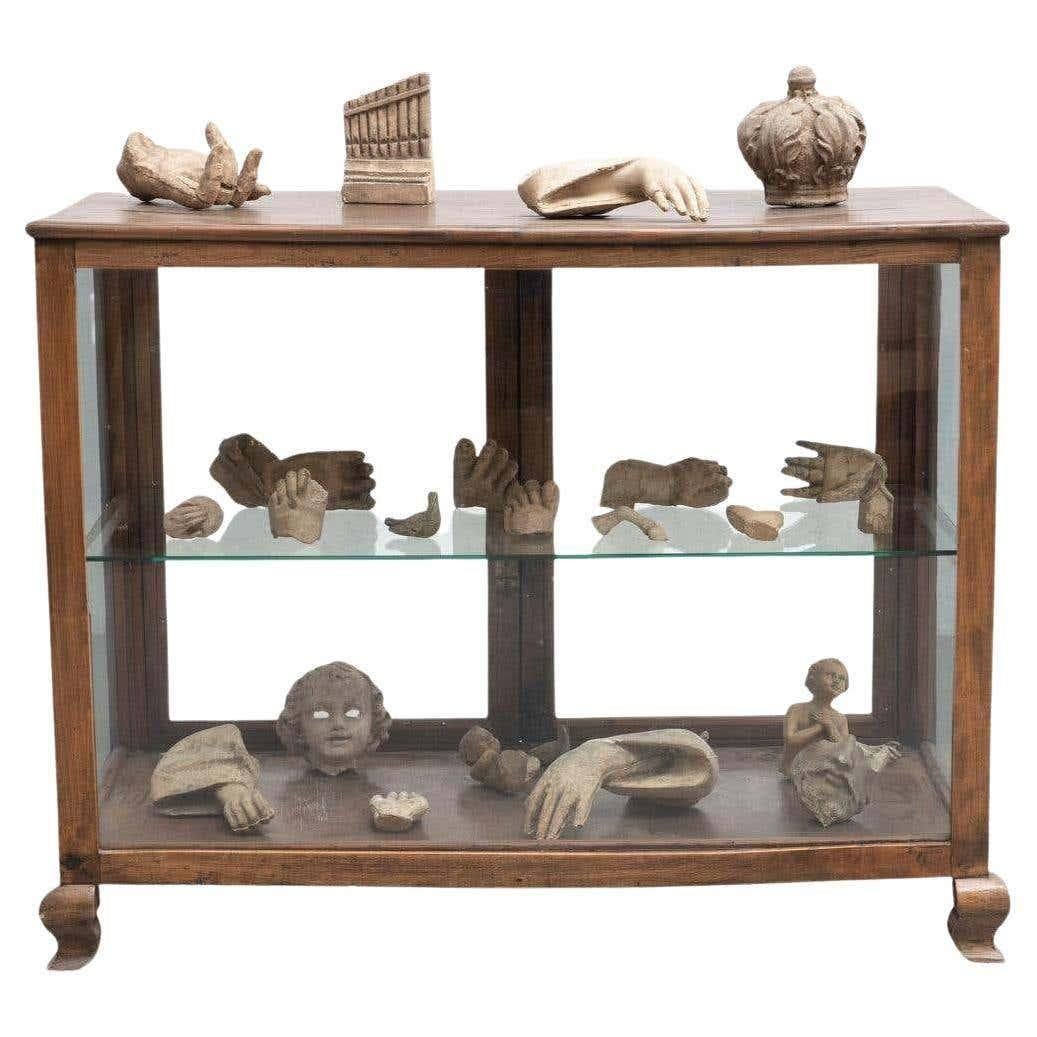 Vitrine d'œuvres d'art sculpturales, c. 1950 en vente 9