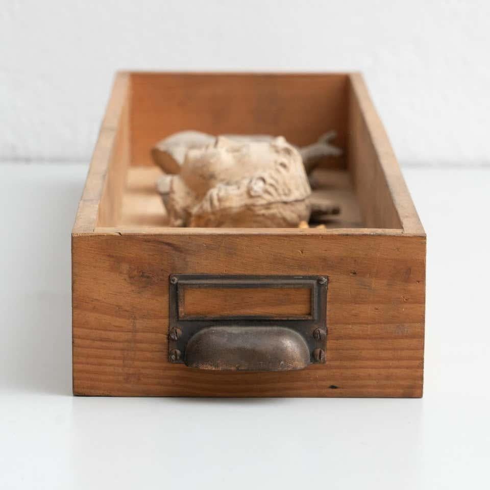 Cabinet de curiosités Tiroir Sculpture d'art, circa 1950 en vente 3