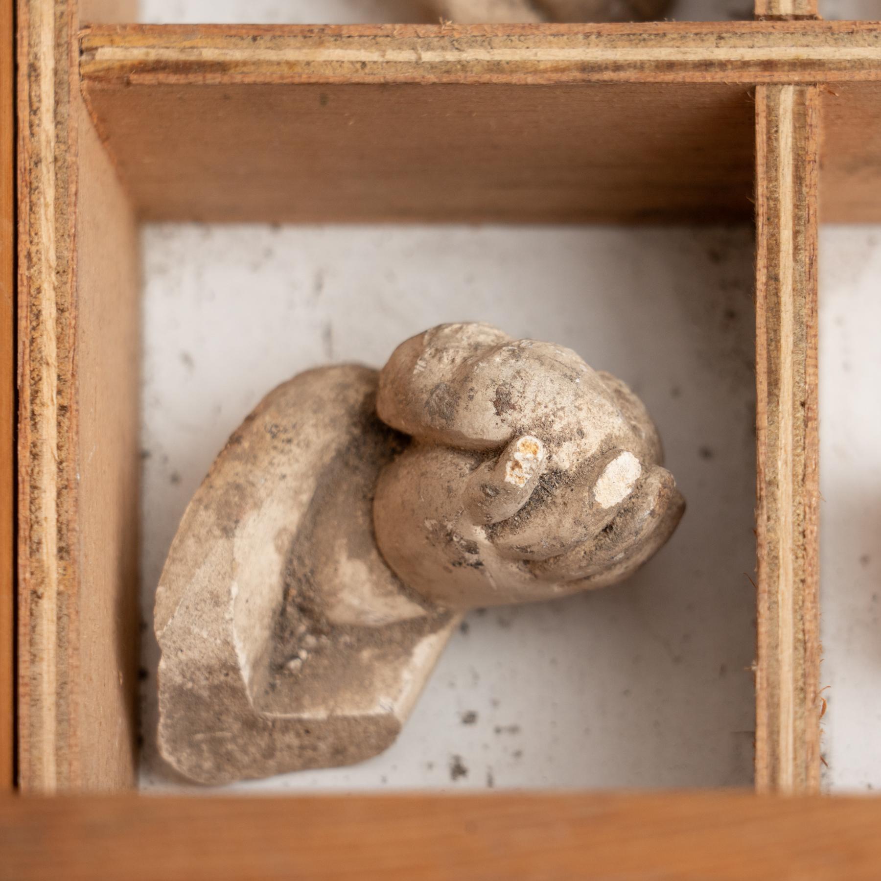 Cabinet de curiosités Tiroir Sculpture d'art, circa 1950 en vente 3