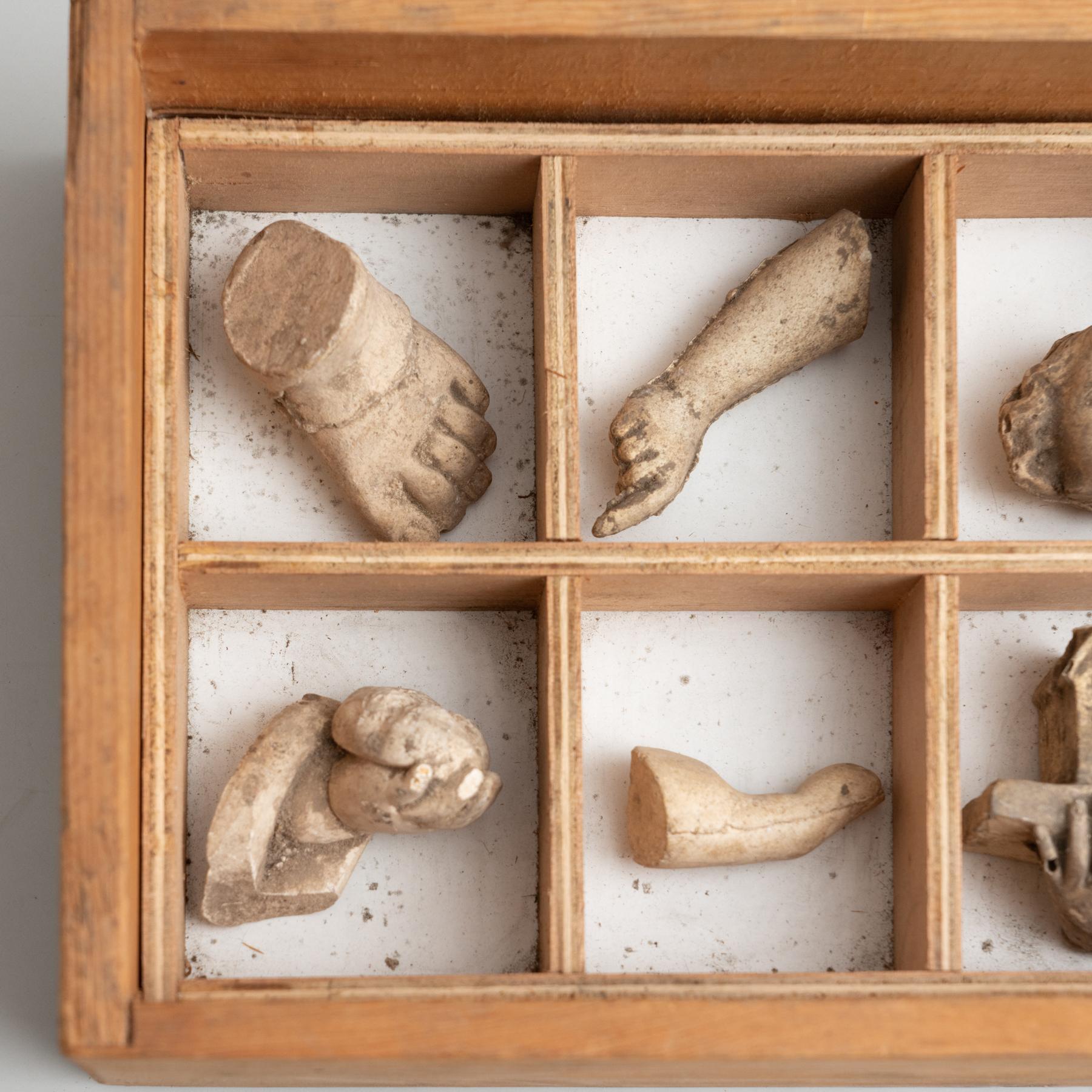Cabinet de curiosités Tiroir Sculpture d'art, circa 1950 en vente 4