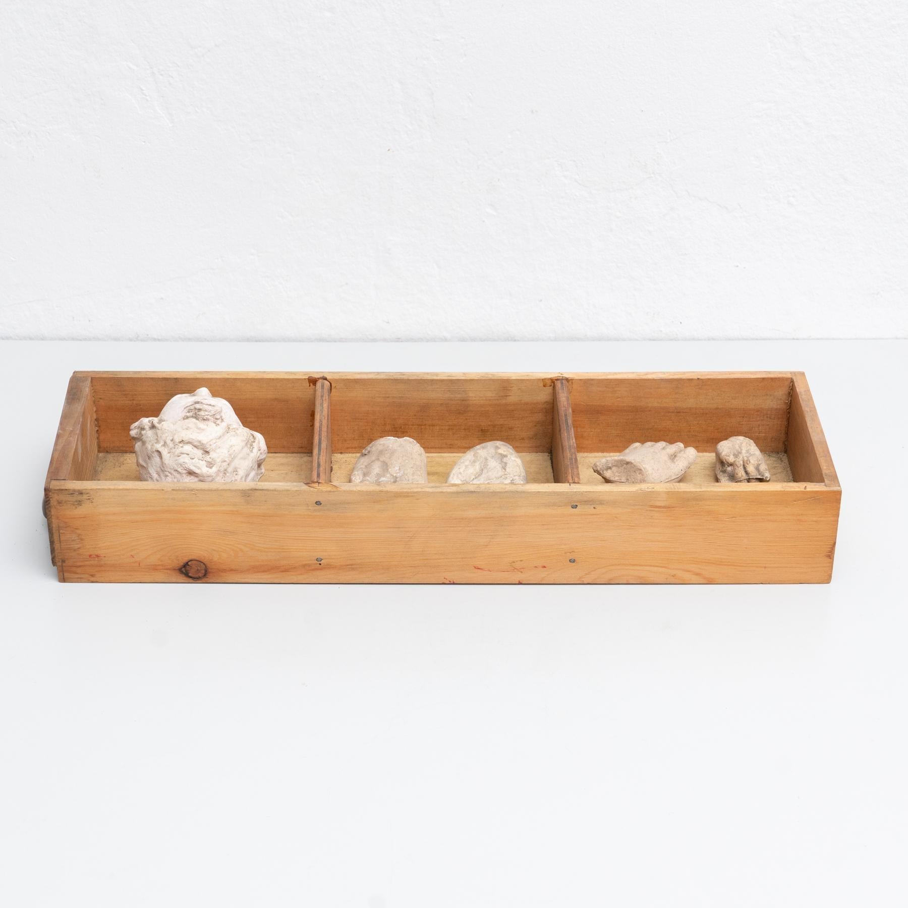Cabinet de curiosités Tiroir Sculpture d'art, circa 1950 en vente 5