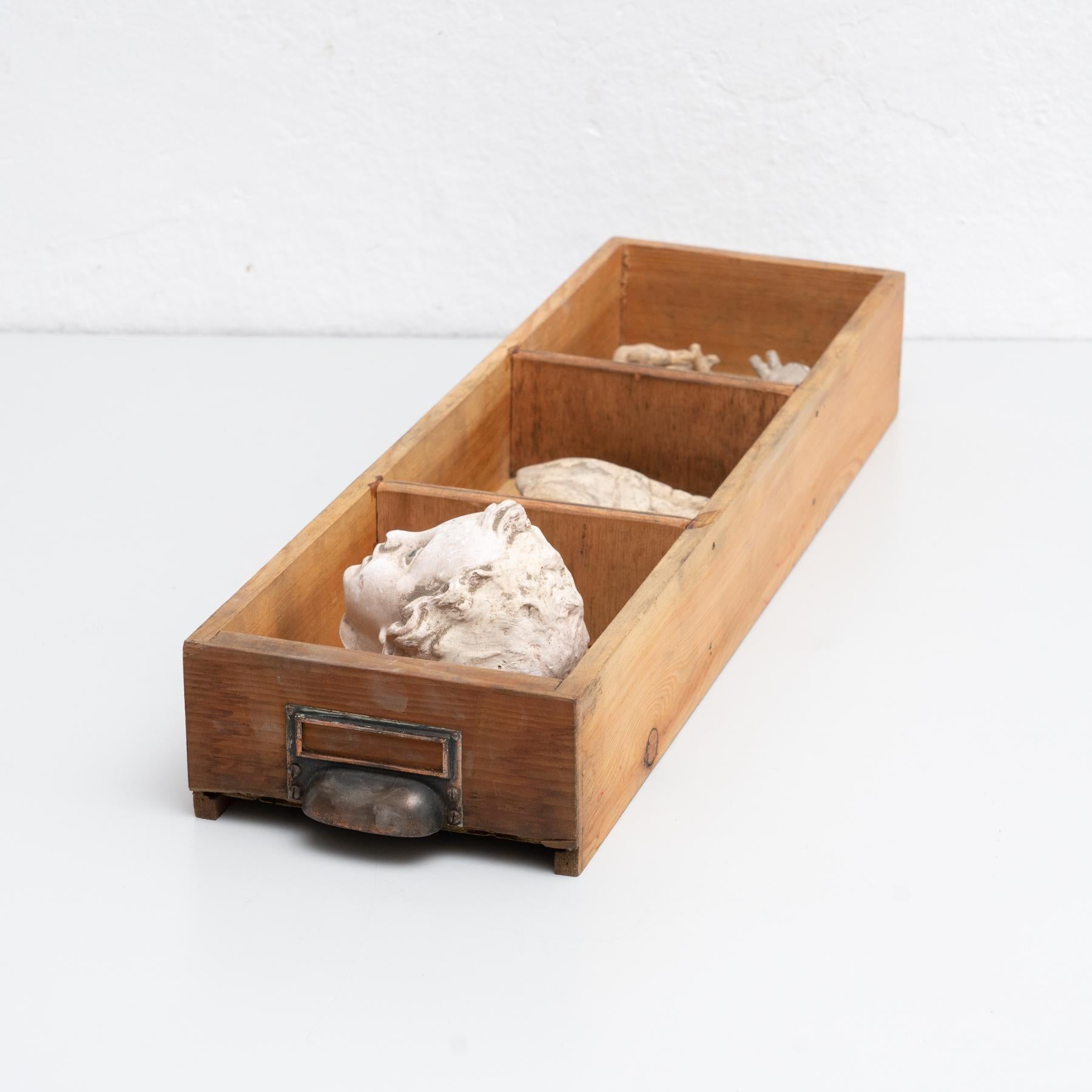 Cabinet de curiosités Tiroir Sculpture d'art, circa 1950 en vente 6